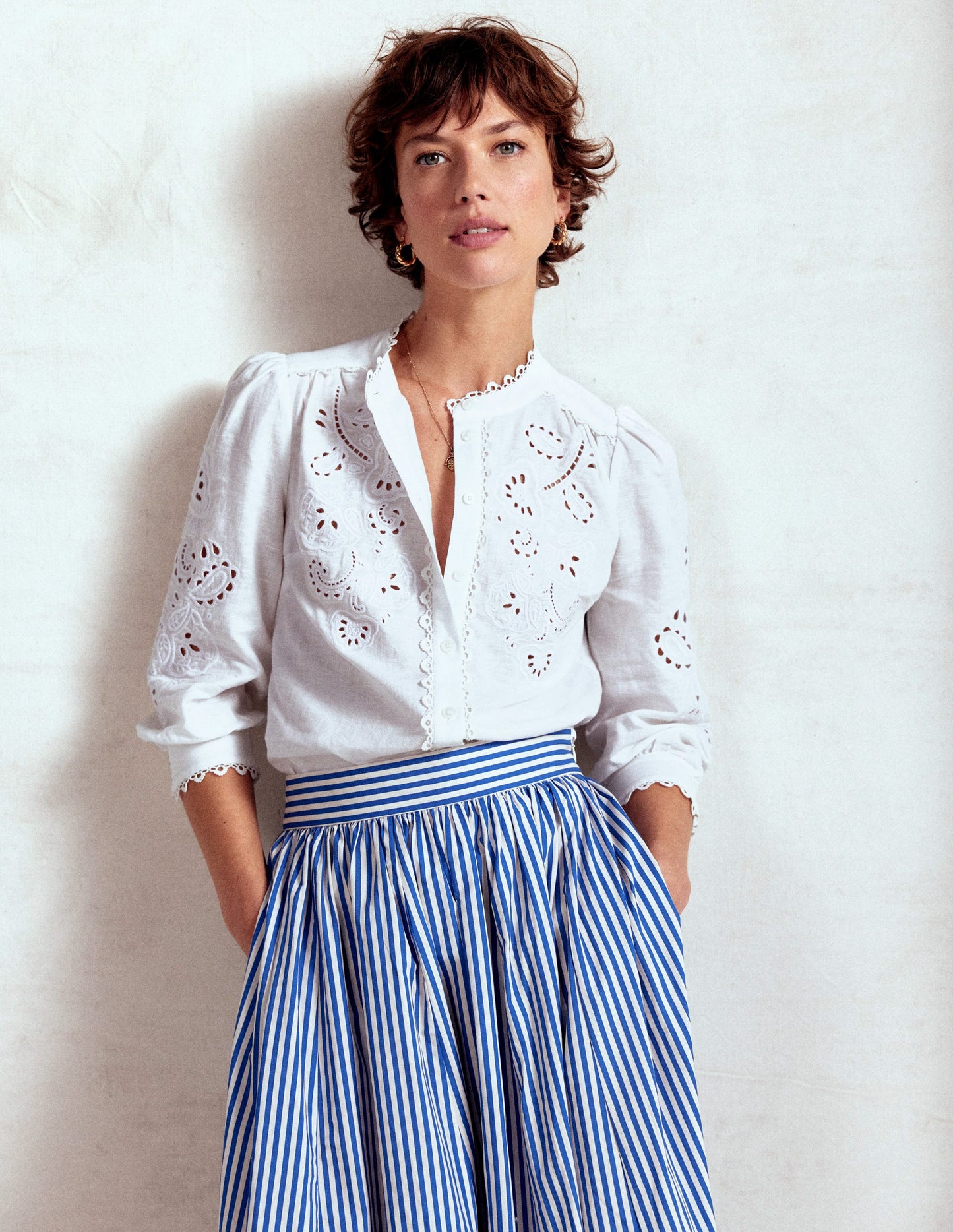 Alicia Leinenoberteil mit Cutwork-Weiß, Cutwork-Stickerei