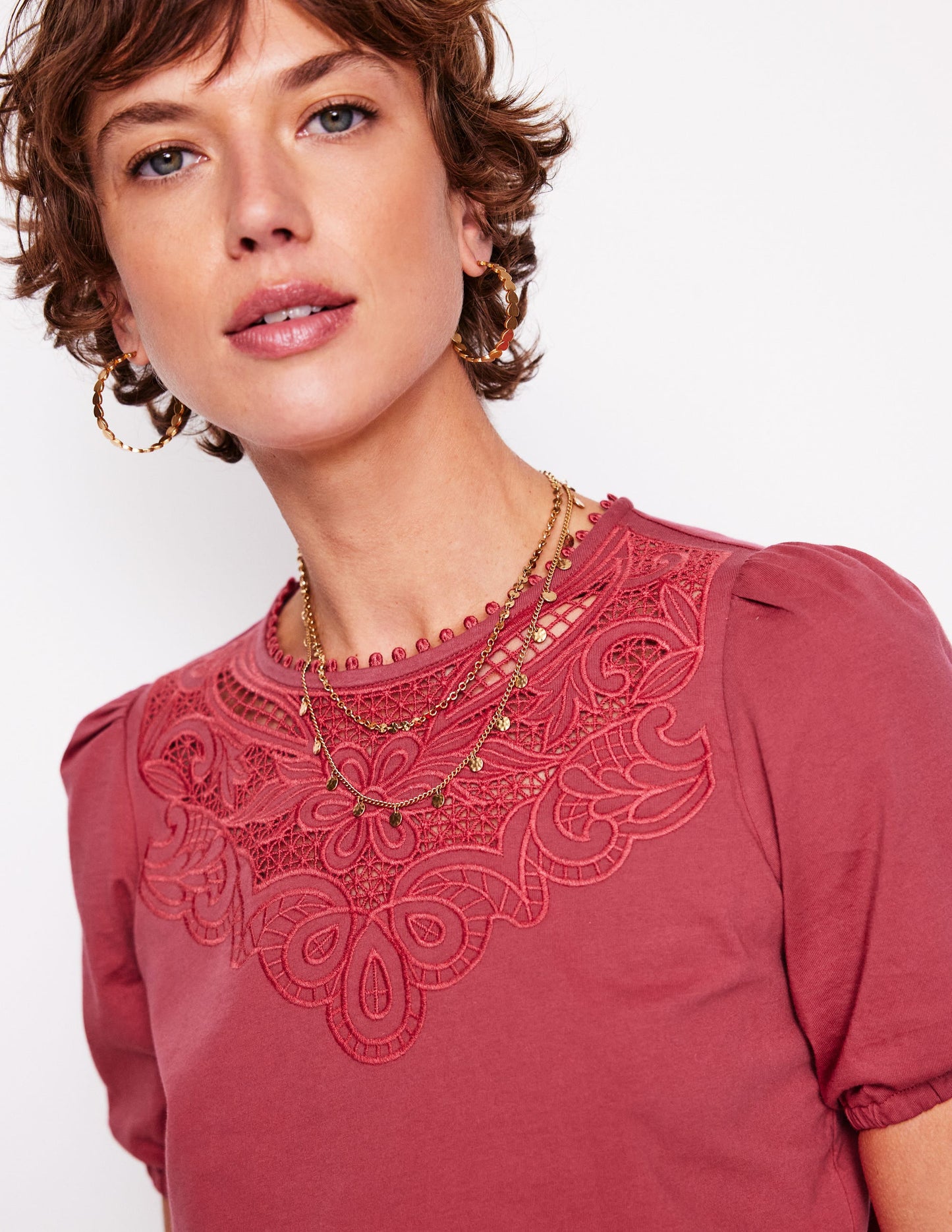 Cutwork-T-Shirt mit Puffärmeln-Terrakotta
