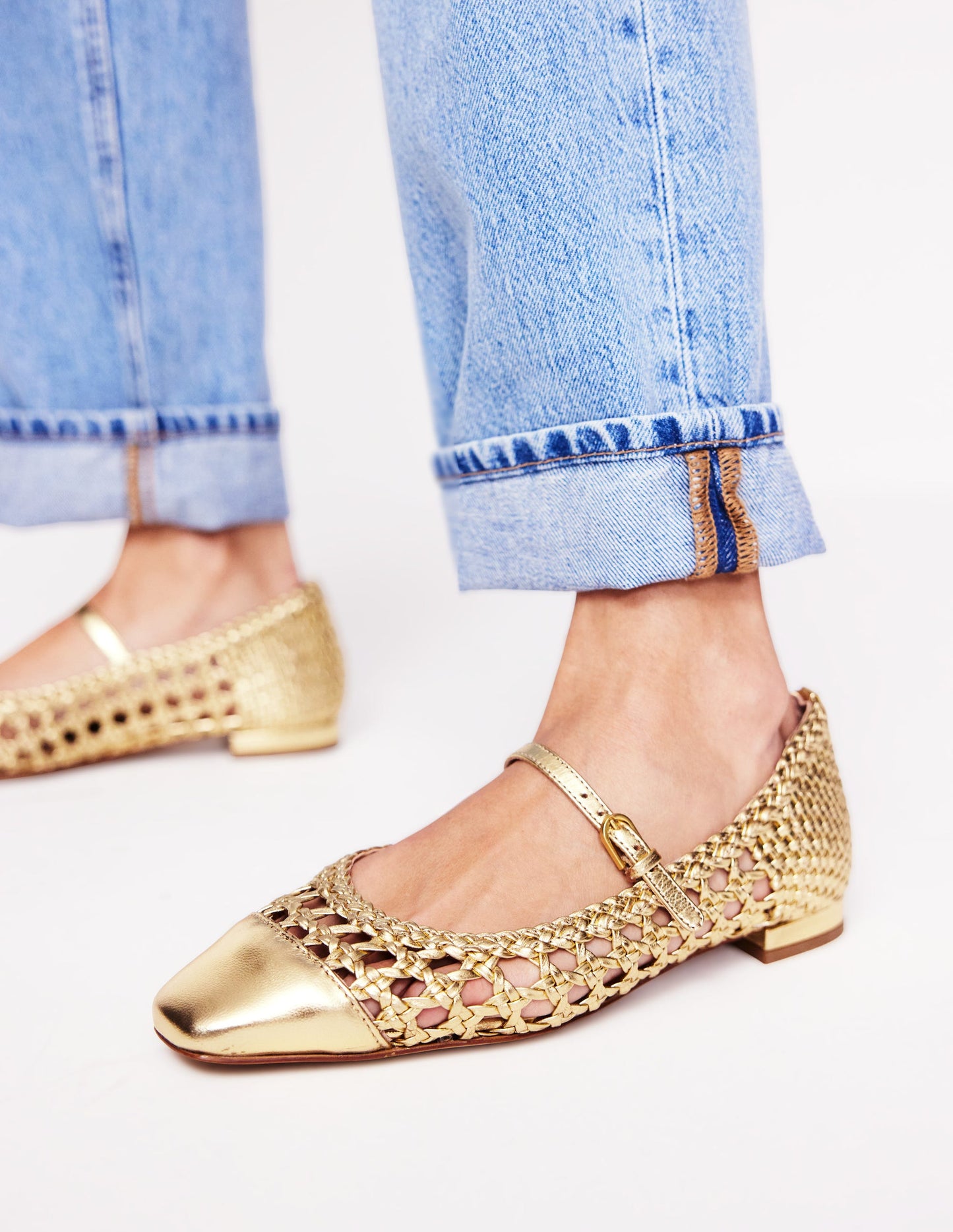 Penelope Flache Mary Janes-Gold Gewebtes Leder