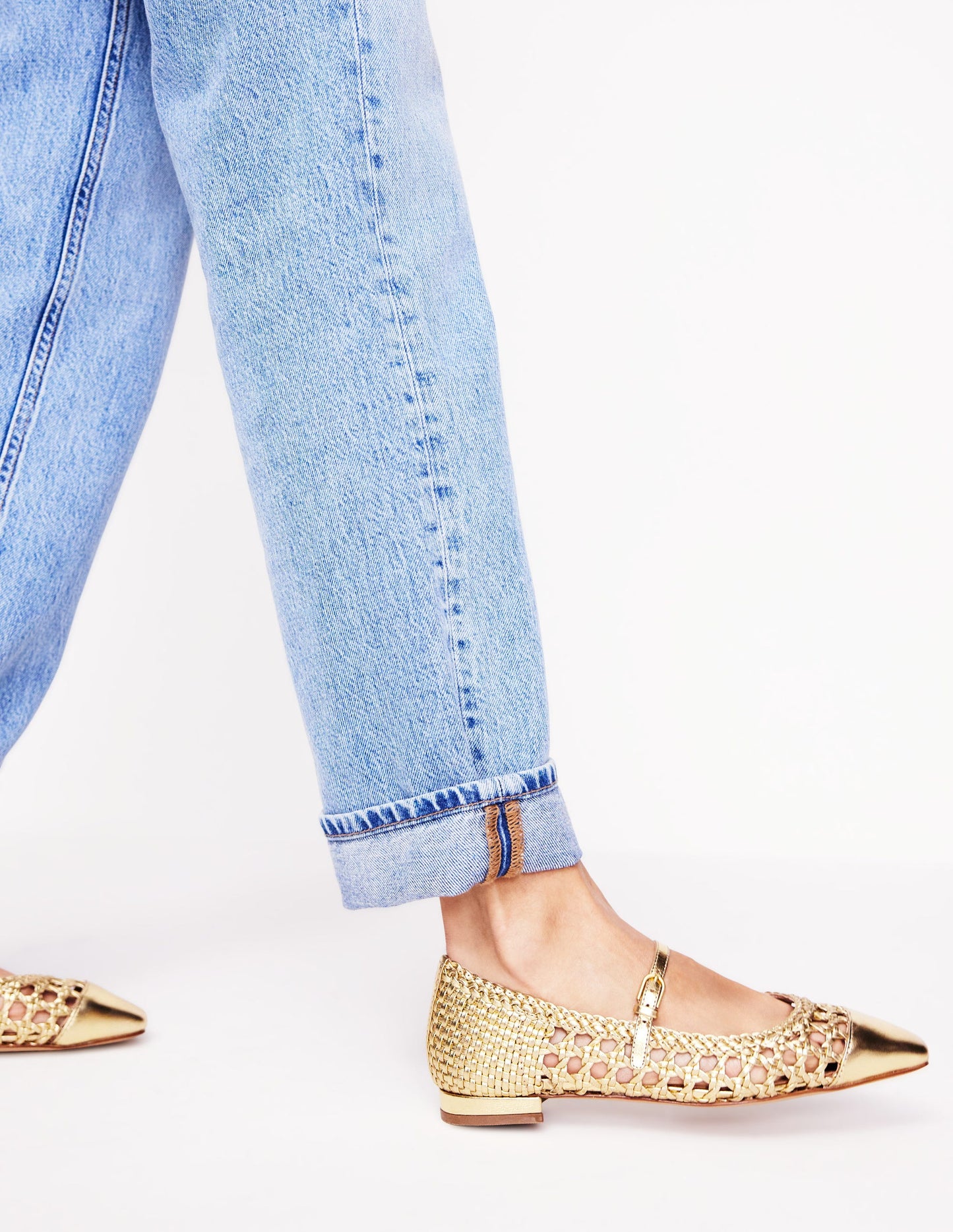 Penelope Flache Mary Janes-Gold Gewebtes Leder