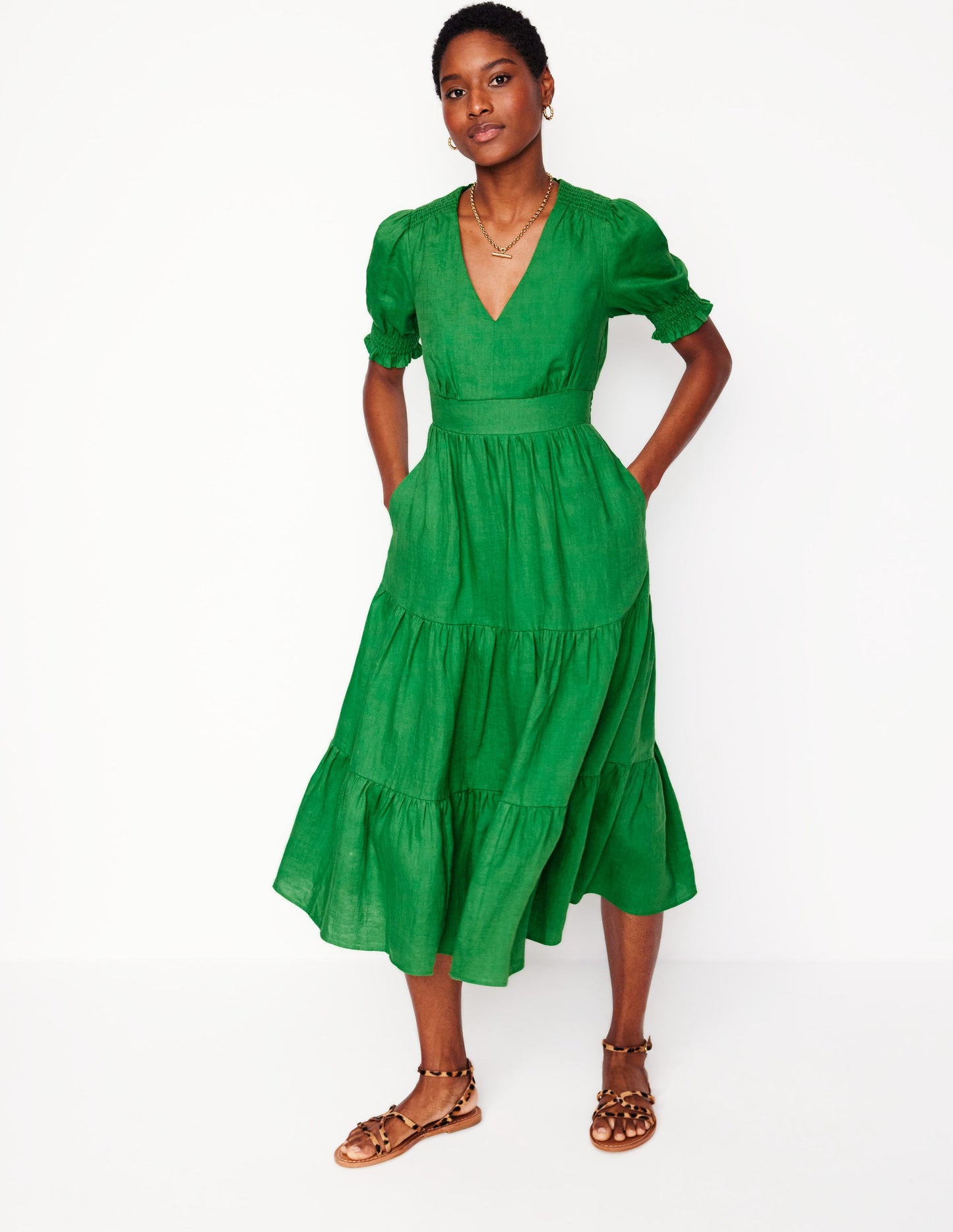 Robe mi-longue Anna en lin volantée-Vert paradis
