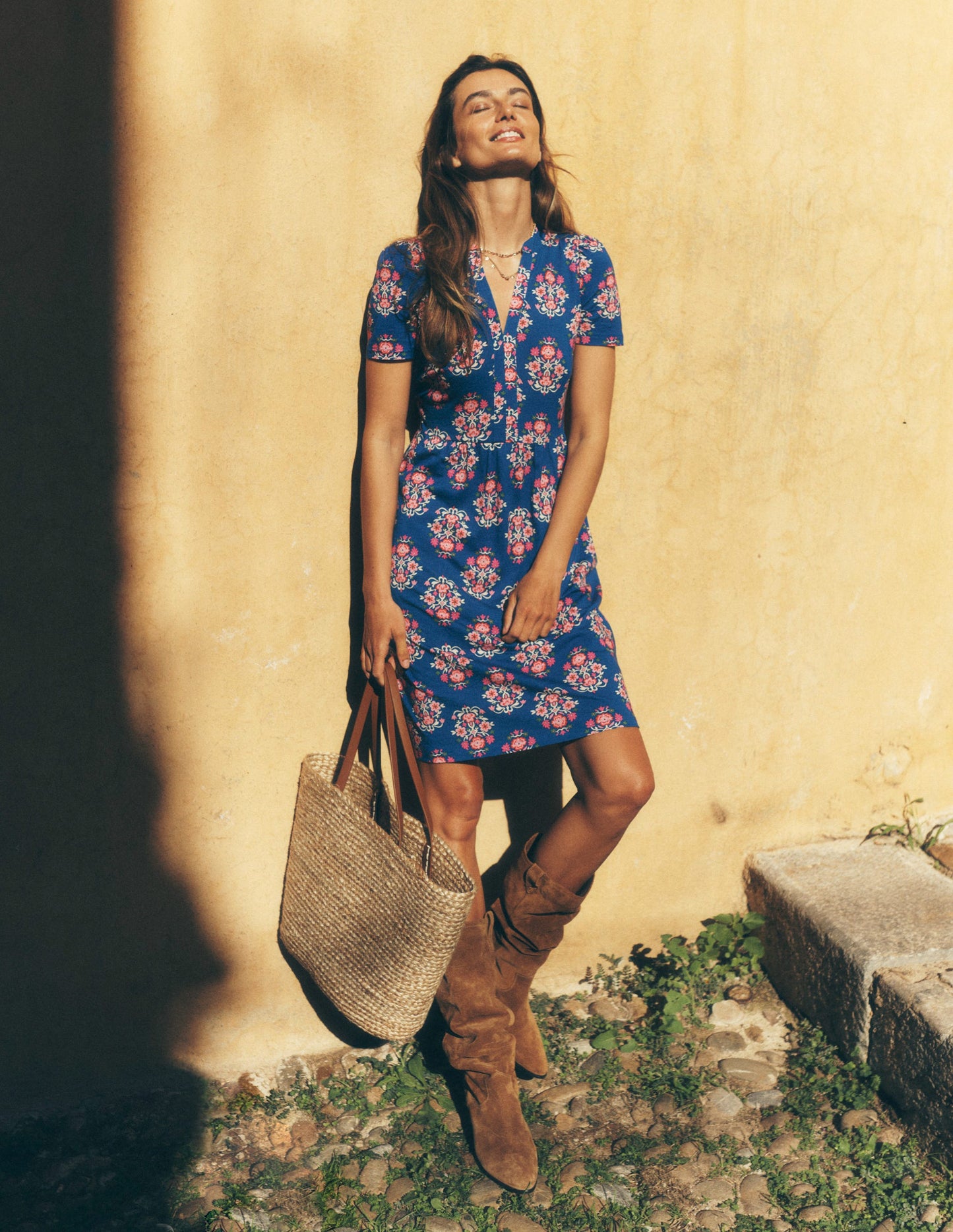 Robe Naomi à manches courtes-Bleu vif, motif Wildflower Stamp