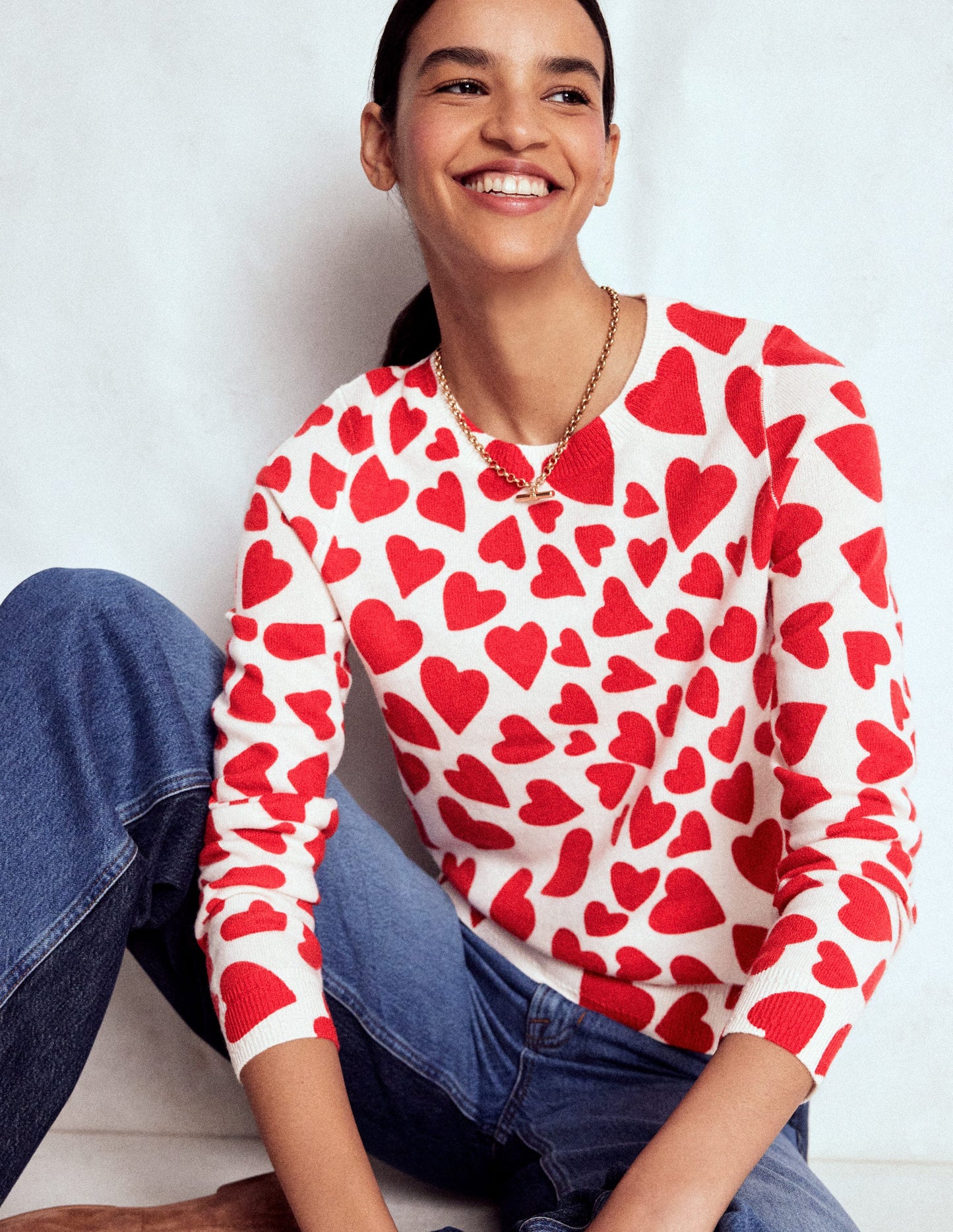Pull Eva col rond en cachemire-Ivoire, motif Heart Cluster