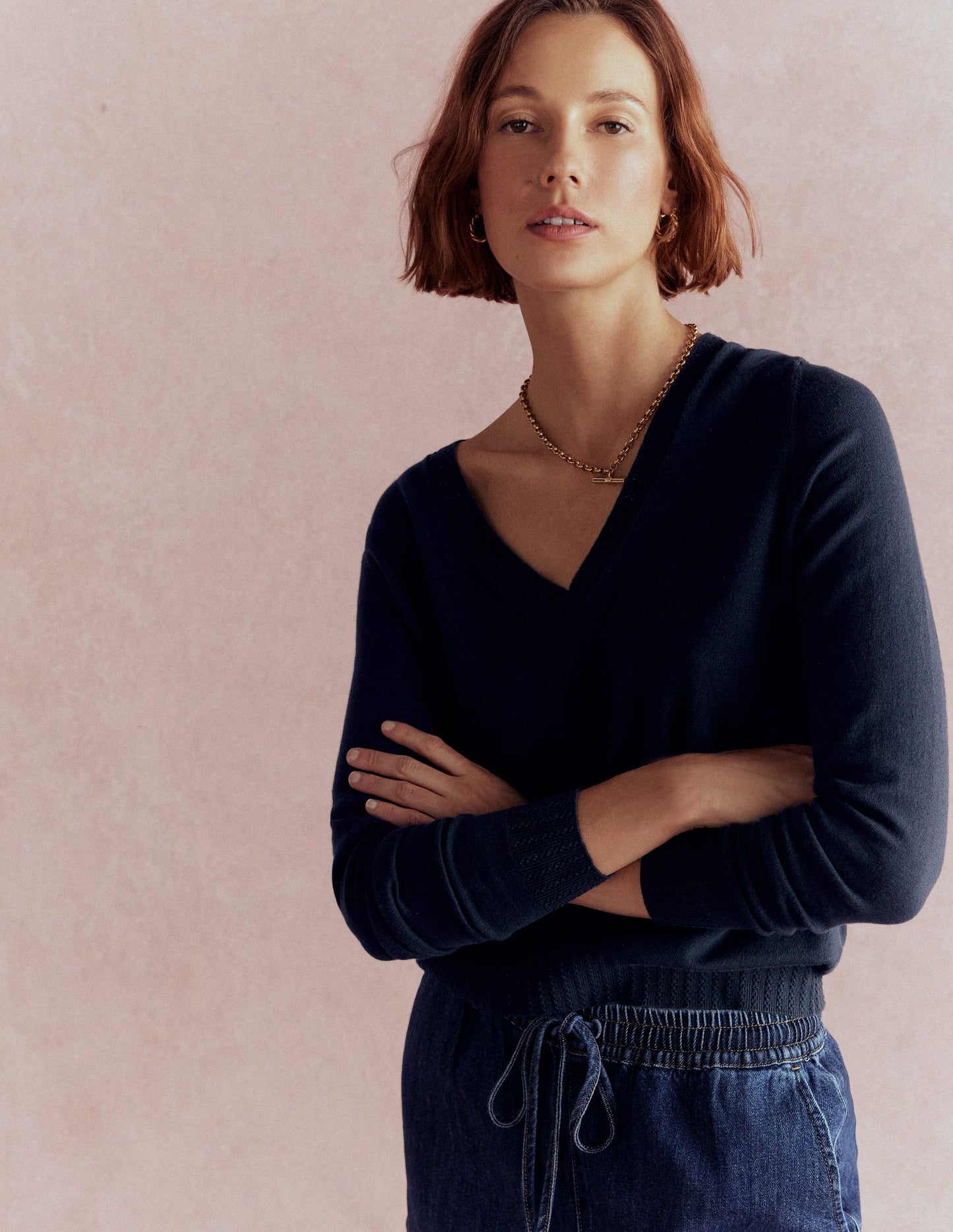 Emilia Baumwollpullover mit V-Ausschnitt-Marineblaue