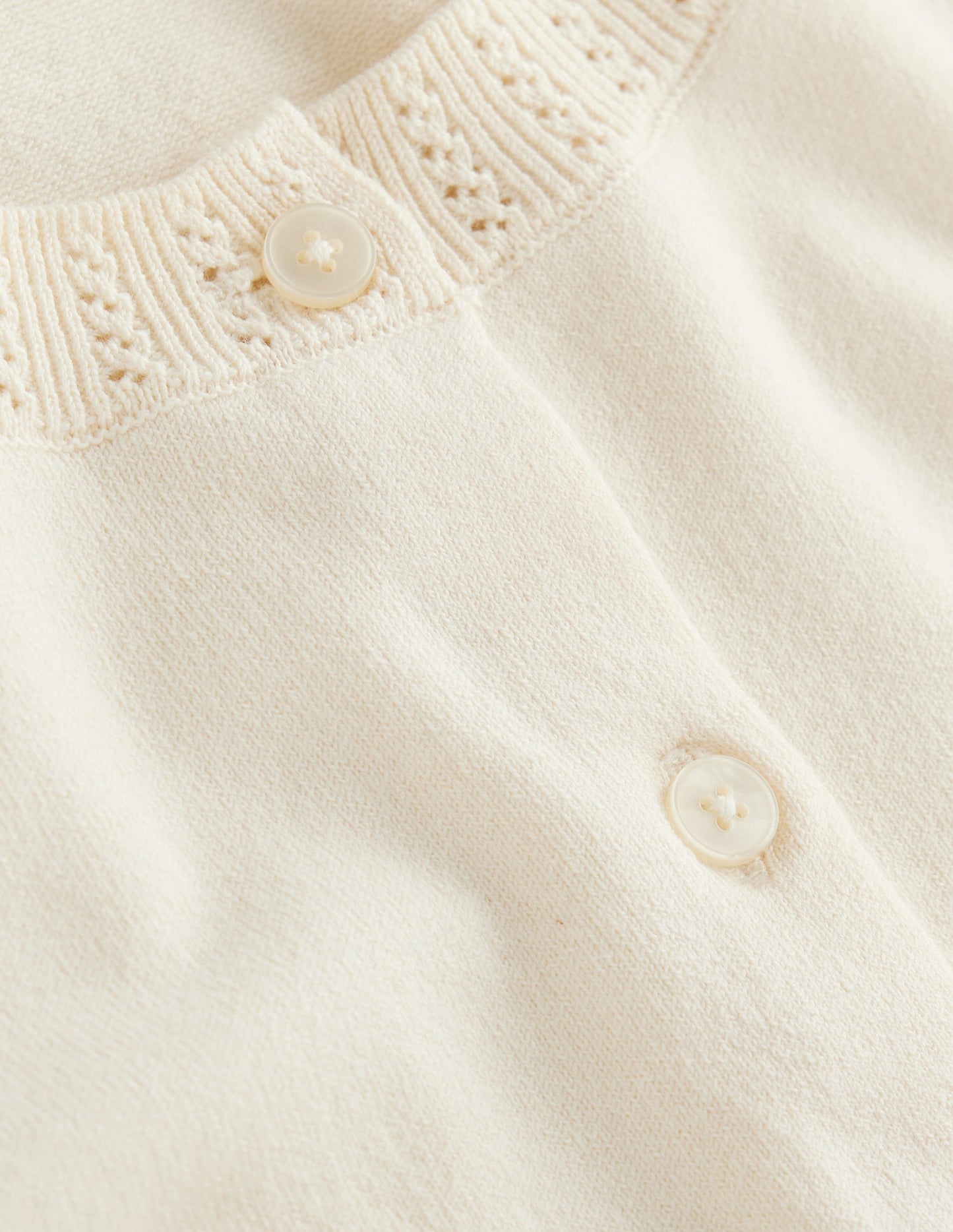 Emilia Baumwollstrickjacke mit Rundhalsausschnitt-Warmes Naturweiß
