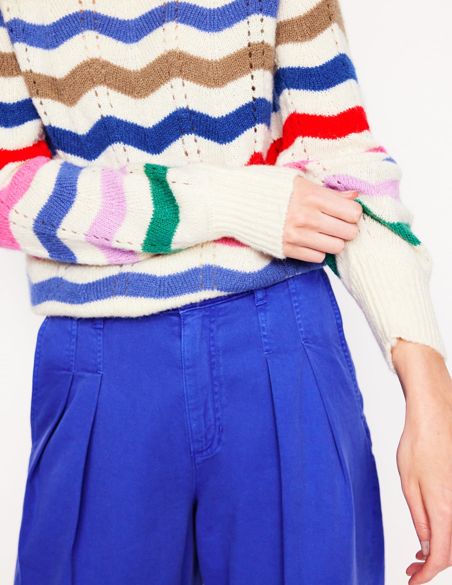 Alice Flauschiger Raglanpullover-Regenbogen