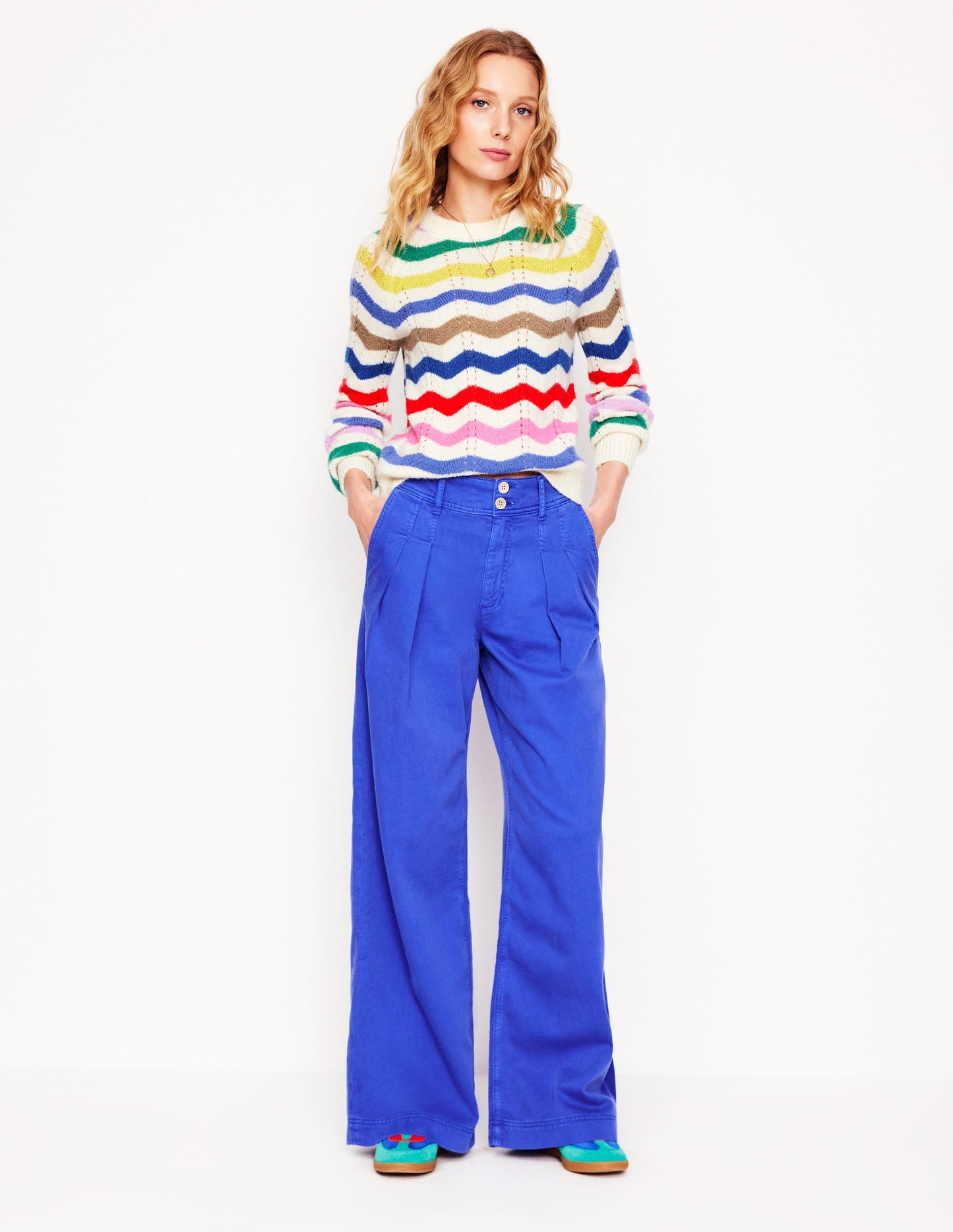 Alice Flauschiger Raglanpullover-Regenbogen
