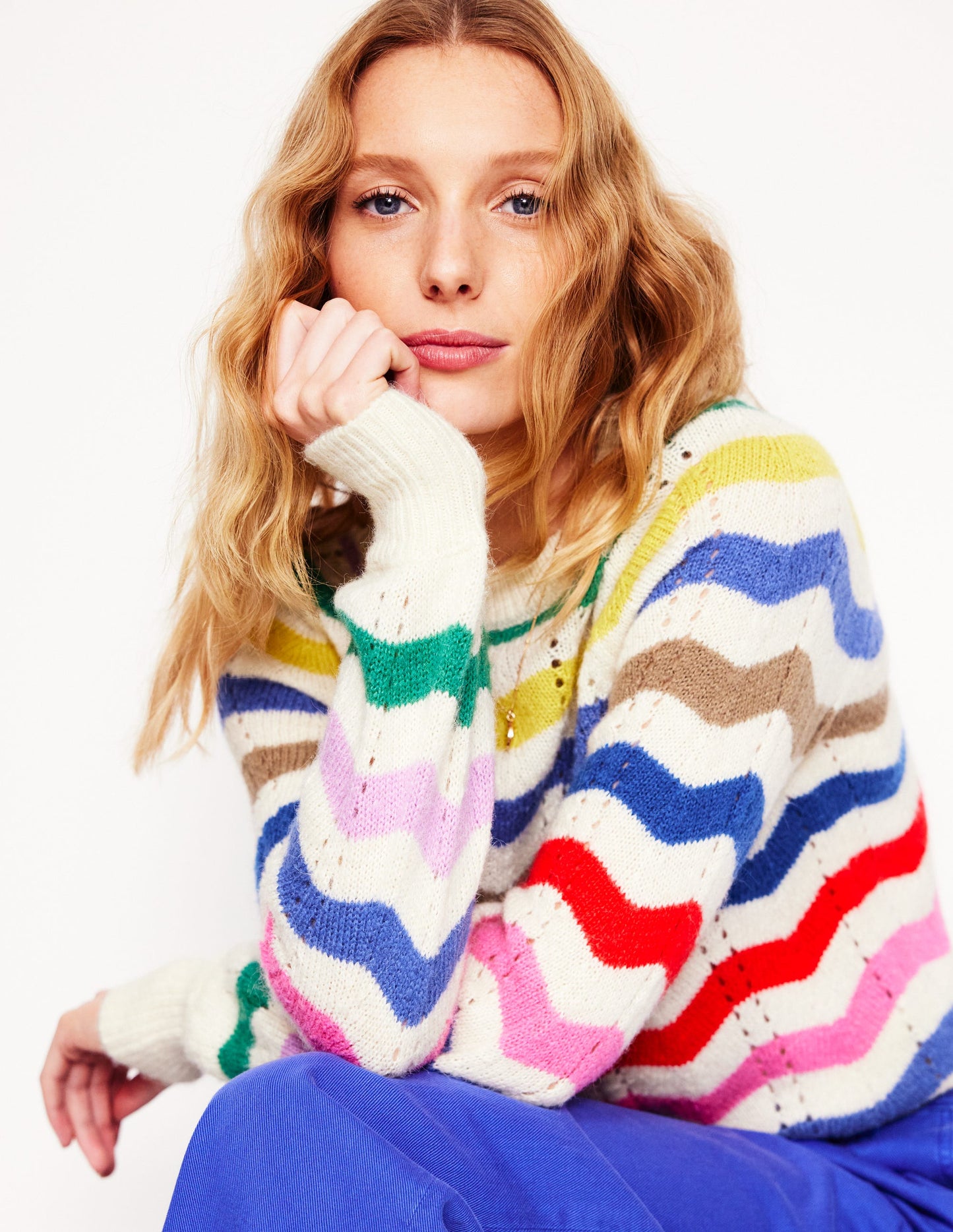 Alice Flauschiger Raglanpullover-Regenbogen