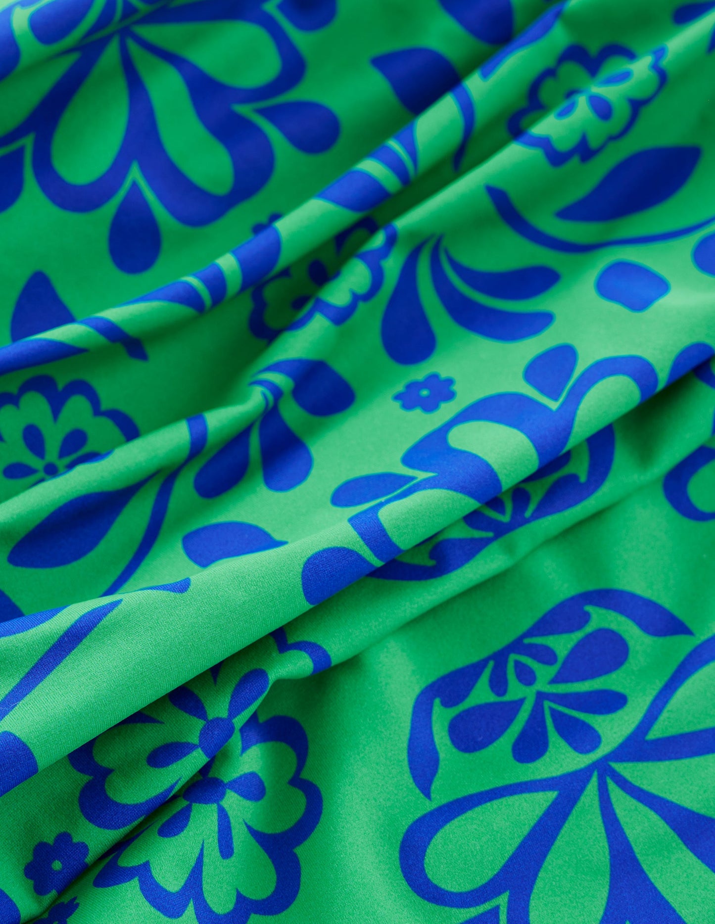 Maillot de bain Mykonos à encolure en V profonde-Vert, motif Structured Meadow
