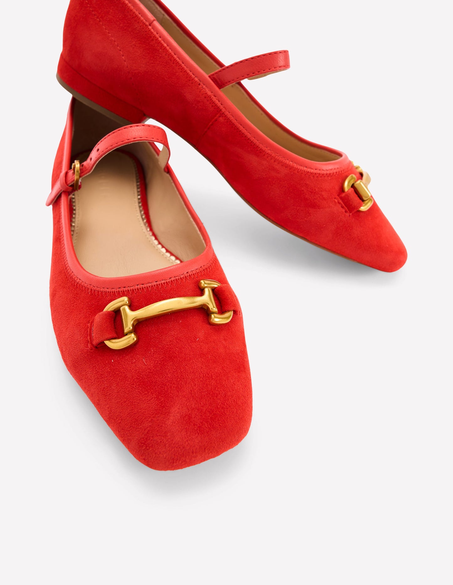 Flache Mary Janes mit Trensendetail-Löwenmäulchen