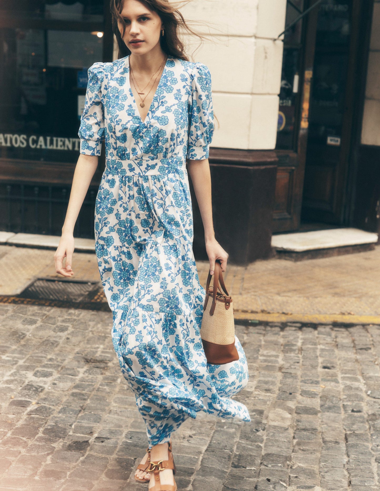 La robe Bella-Ivoire, motif Trailing Yarrow