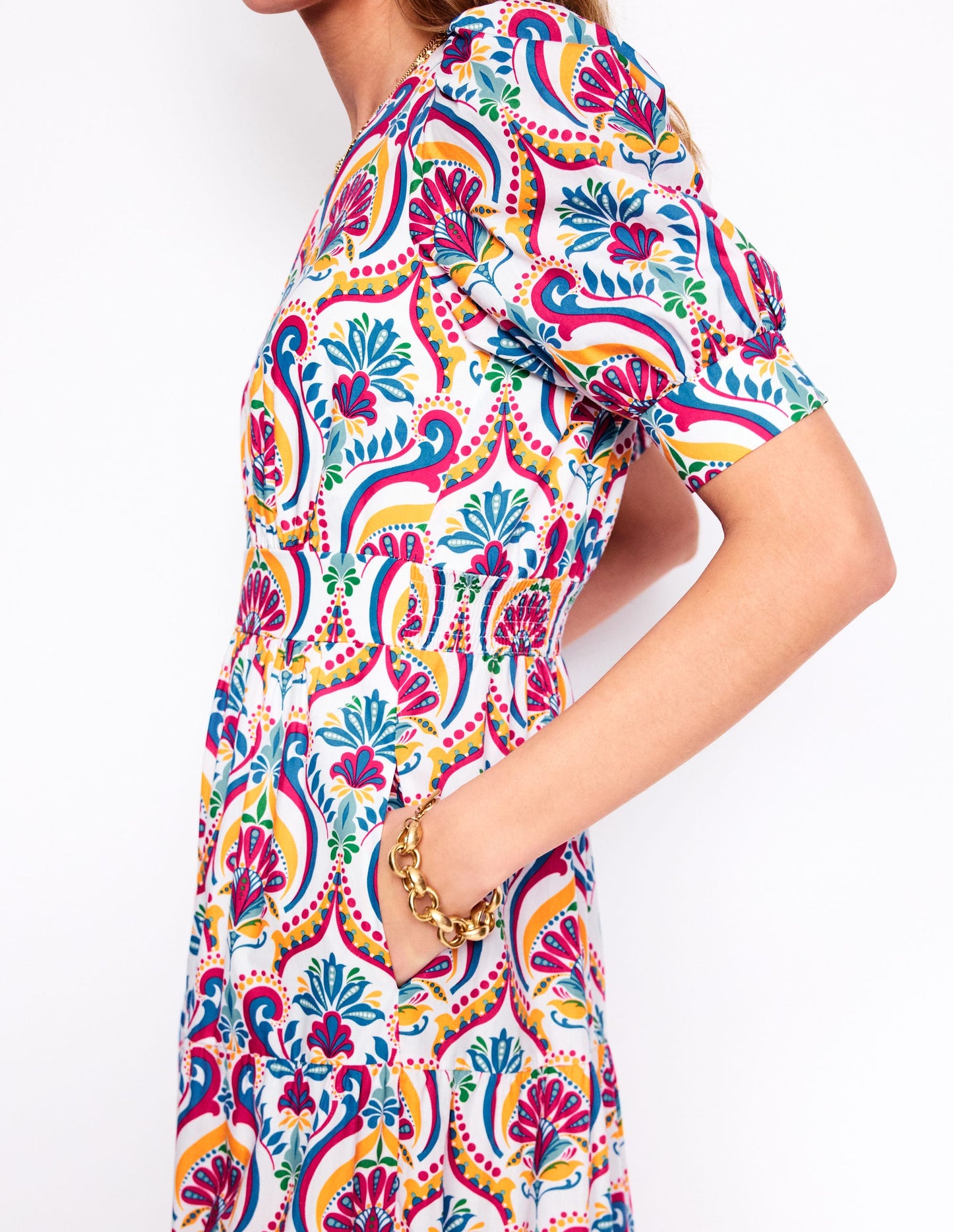 Das Bella Kleid-Bunt, Blumenmuster mit Ornamenten