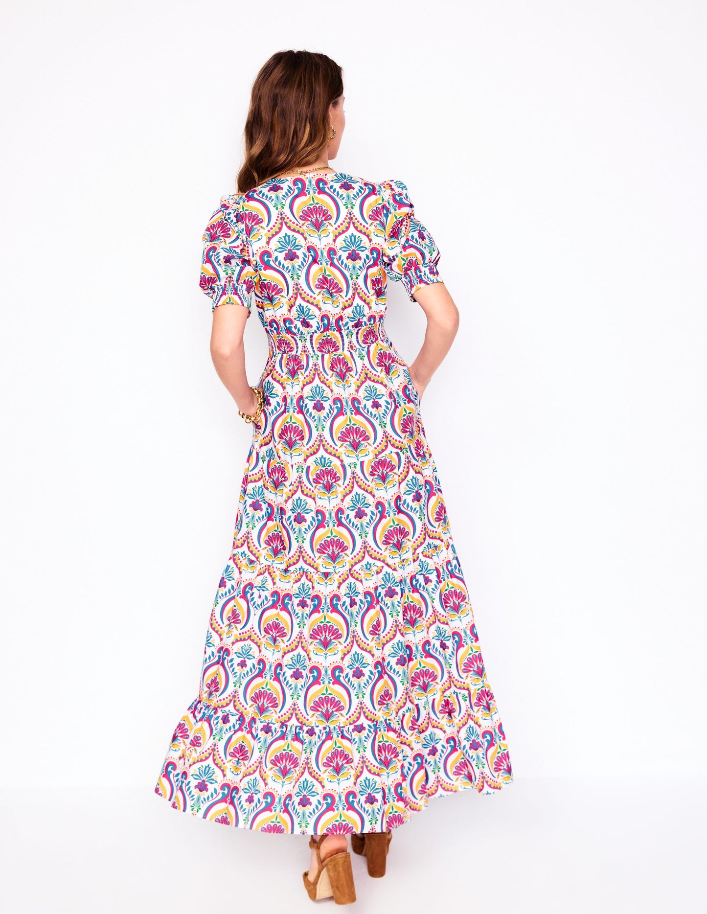 Das Bella Kleid-Bunt, Blumenmuster mit Ornamenten