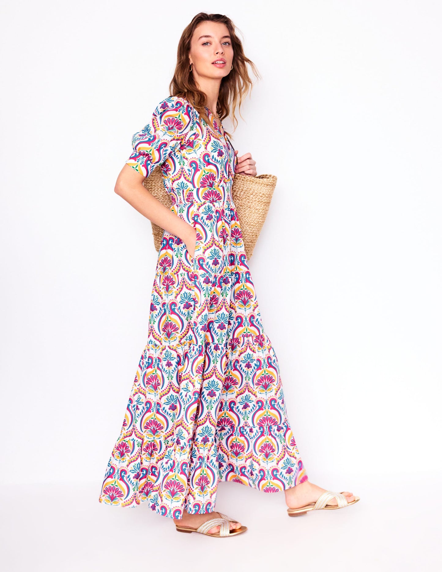 Das Bella Kleid-Bunt, Blumenmuster mit Ornamenten