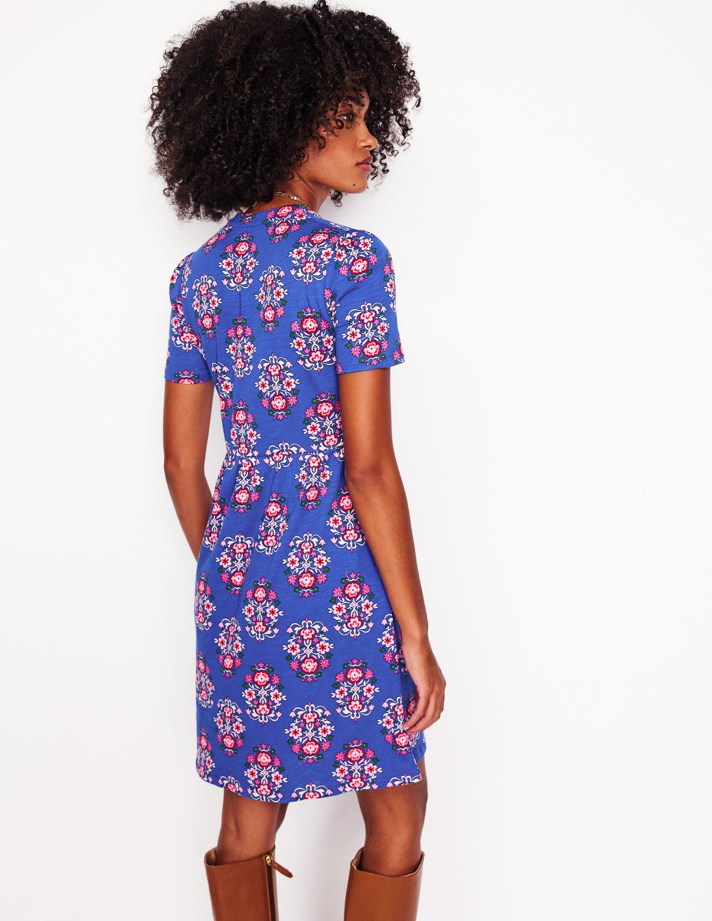 Robe Naomi à manches courtes-Bleu vif, motif Wildflower Stamp