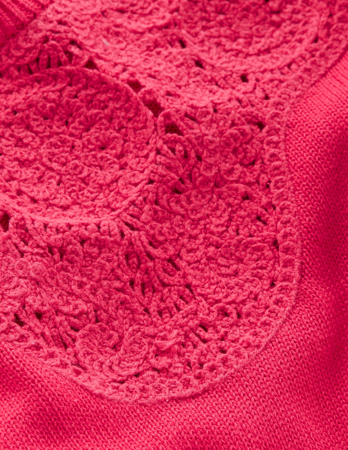 T-shirt en maille à empiècement brodé-Rose camélia