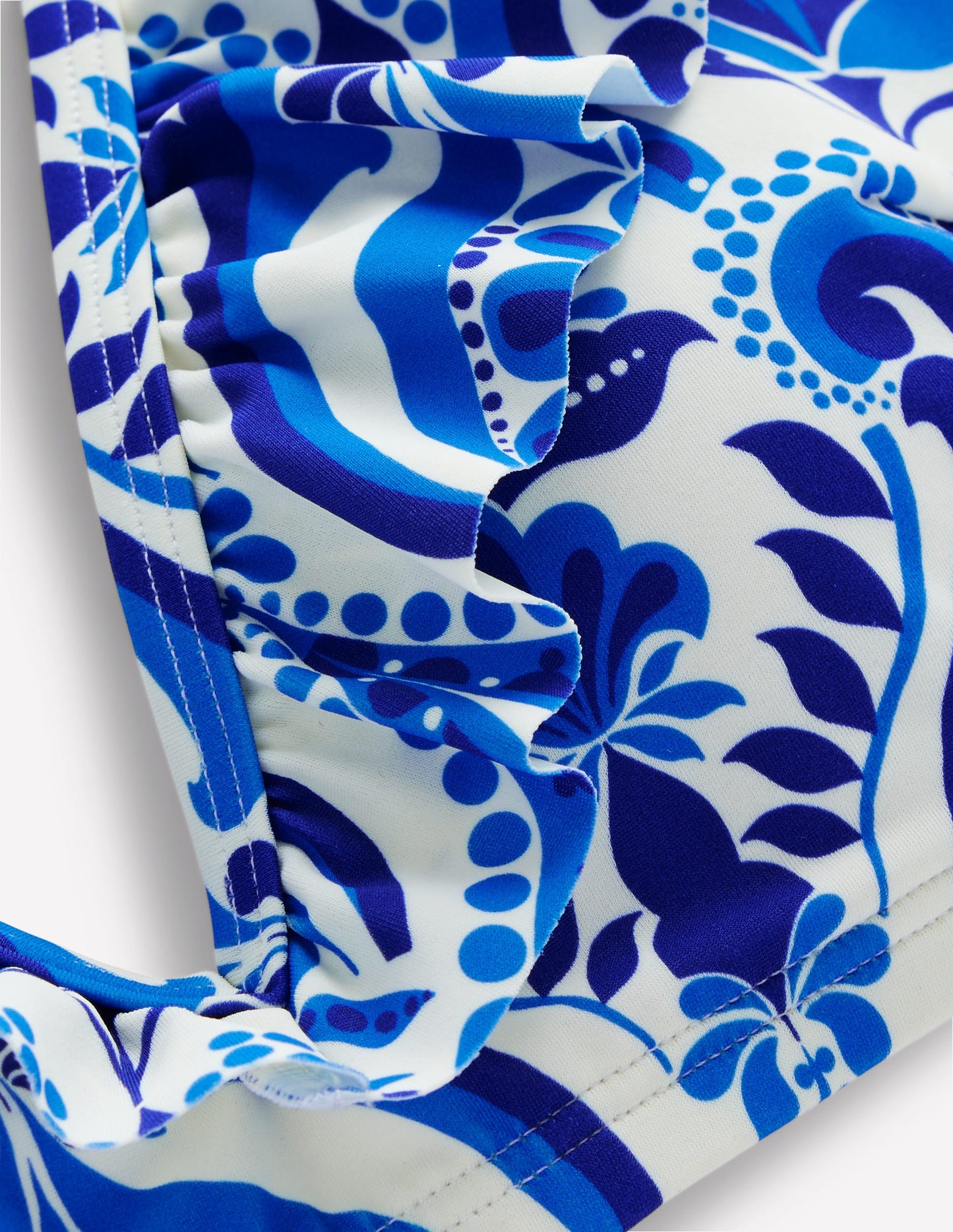 Evia Bikinioberteil mit Rüschen-Blau, Blumenmuster mit Ornamenten