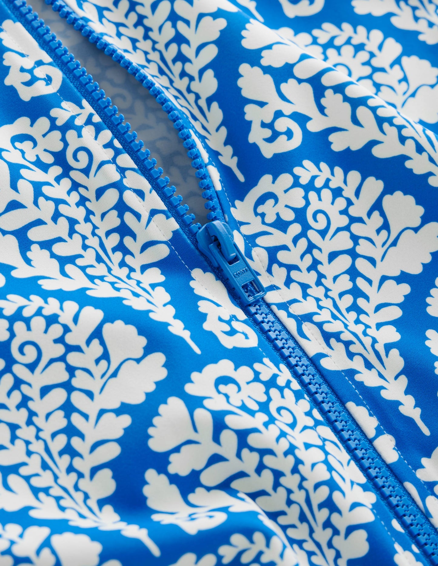 Haut de plage à manches raglan et protection solaire-Bleu vif, motif Blossomy