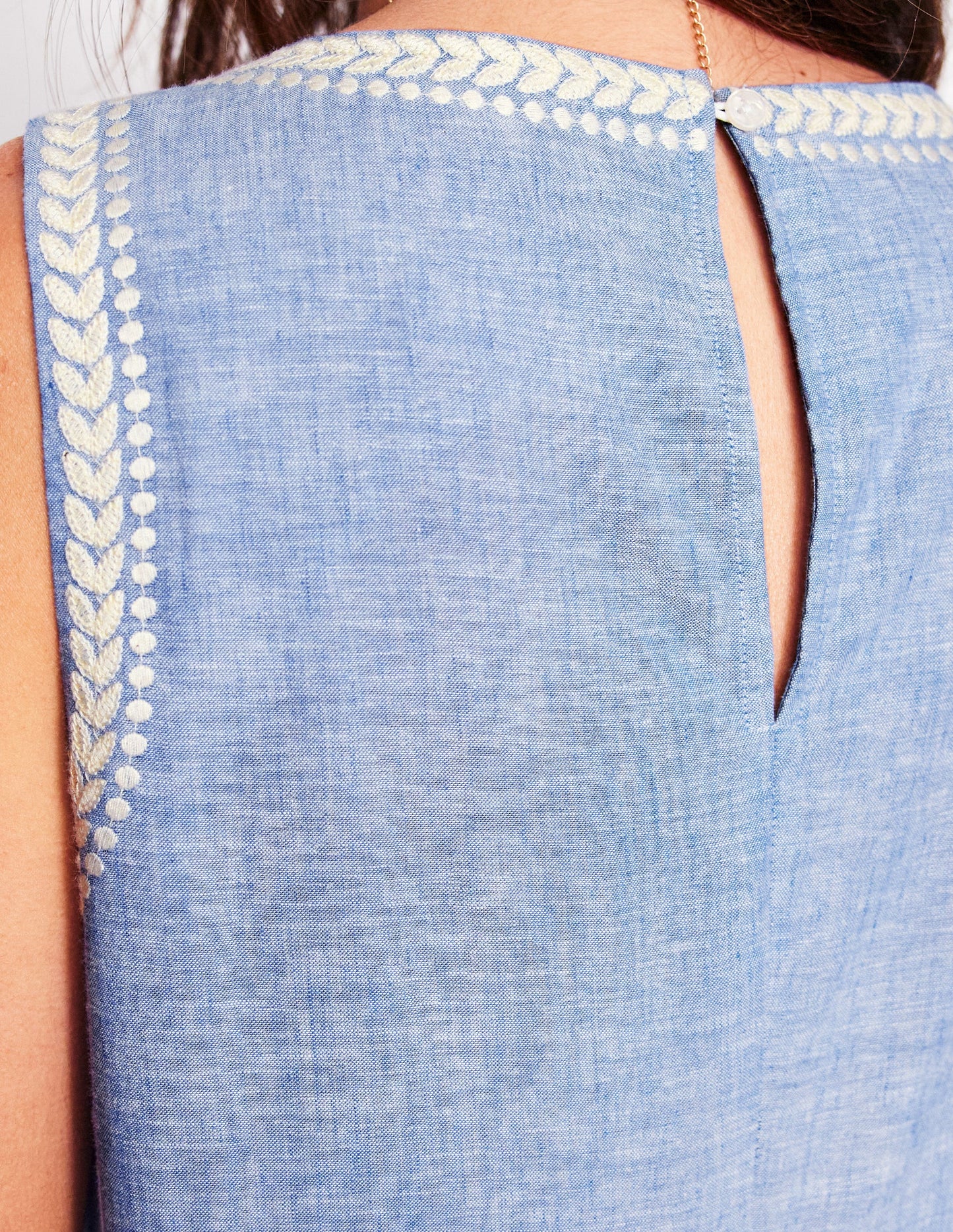 Besticktes Oberteil aus Leinenmischgewebe-Blauer Faux-Uni