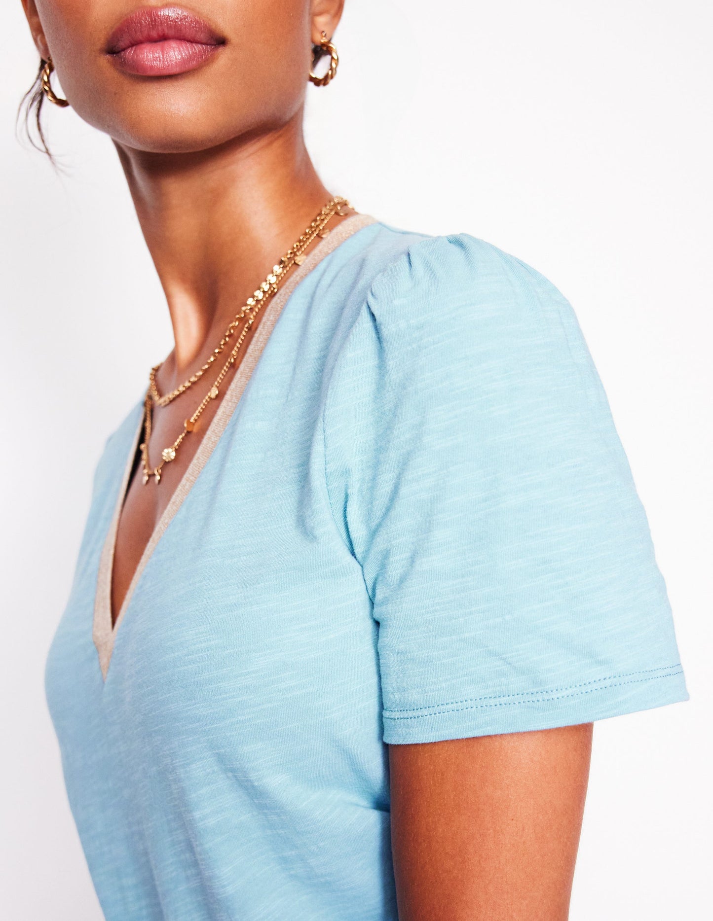 T-shirt col V à détails métallisés-Bleu Tendre
