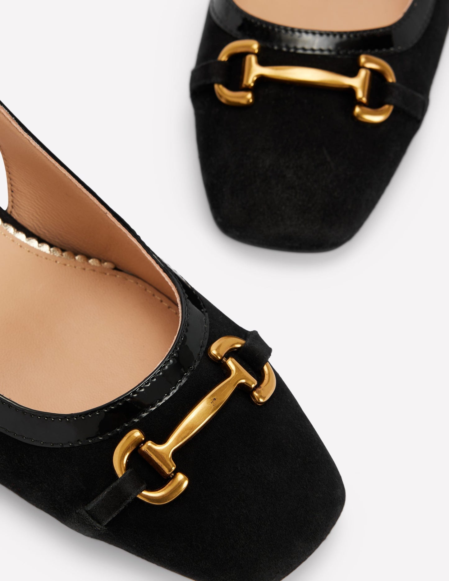 Iris Absatzschuhe mit Trensendetail und Fersenriemen-Schwarz