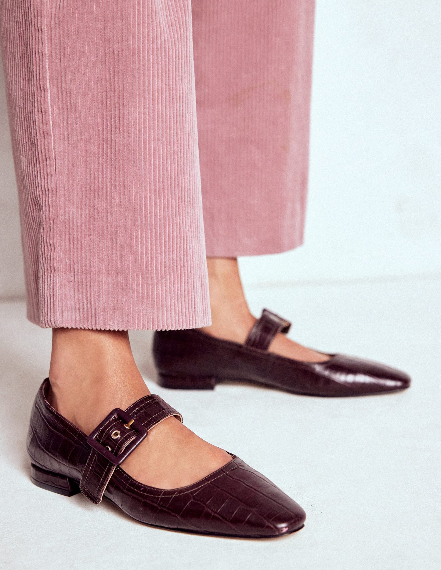 Vic Mary Janes mit geformter Spitze-Oxblood