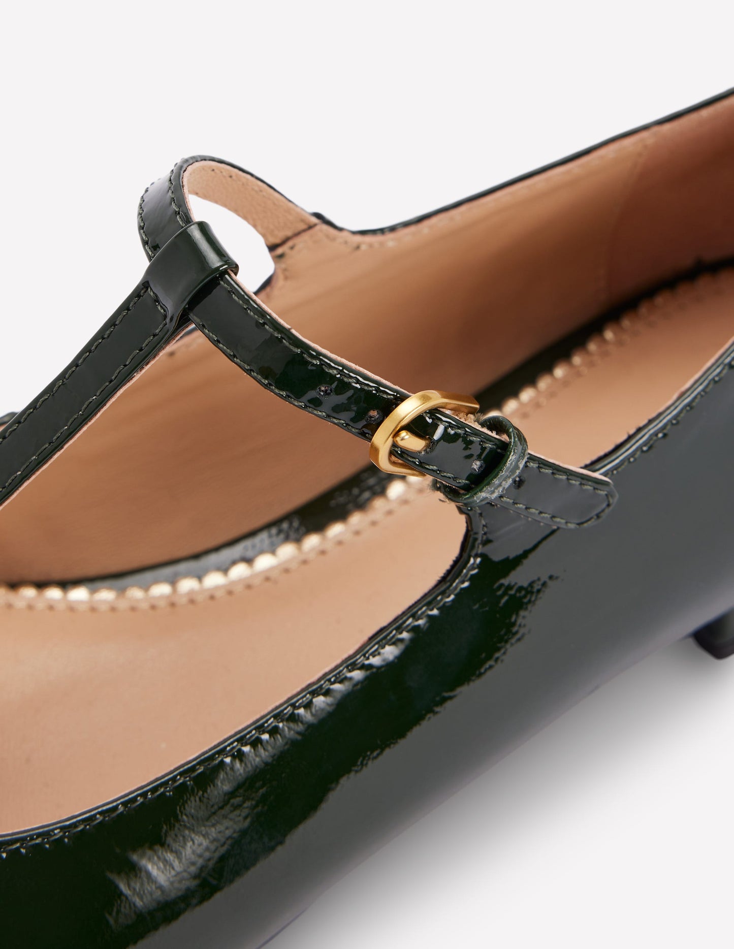 Flache Schuhe mit runder Zehenpartie und T-Steg-Grün Lackleder