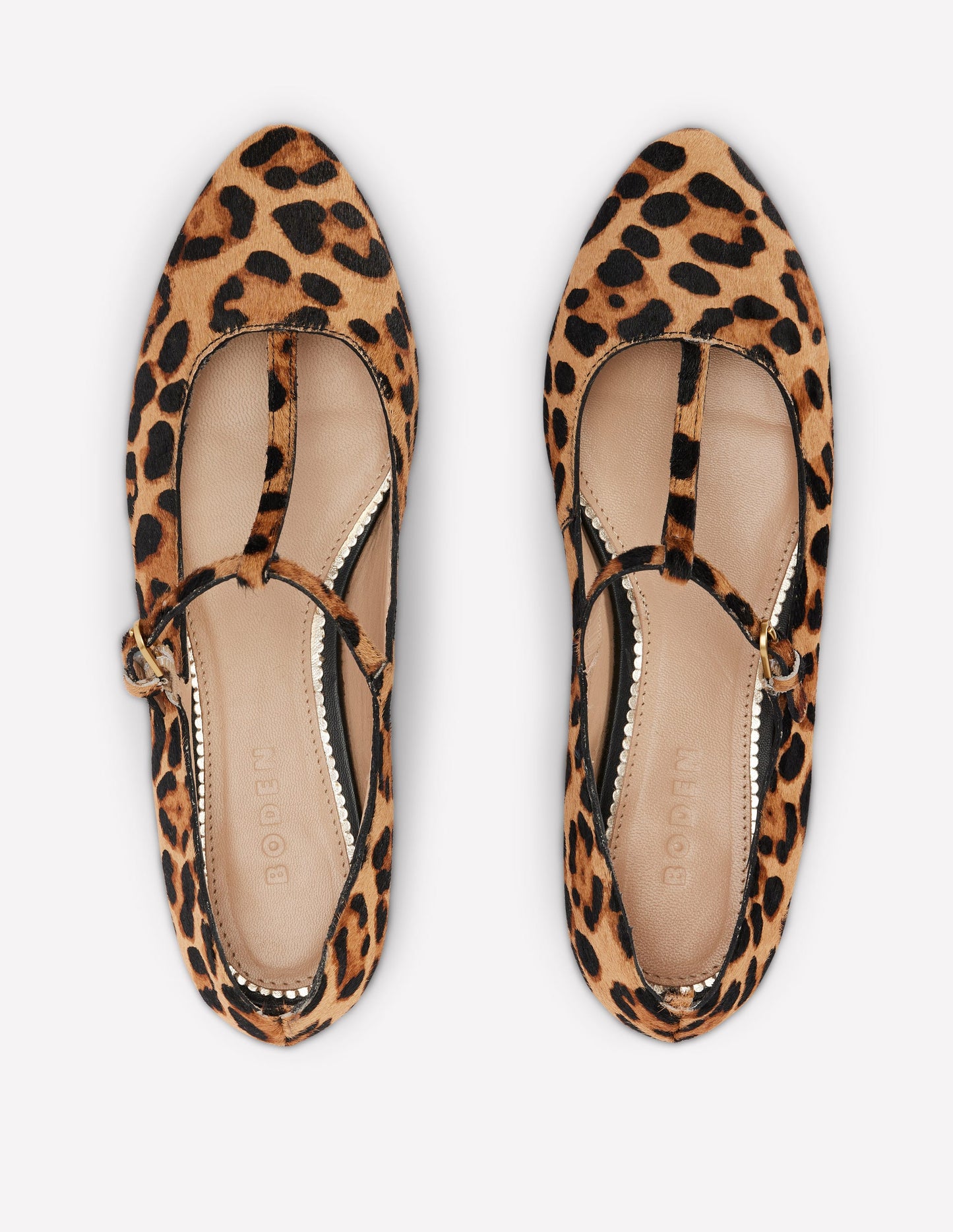 Flache Schuhe mit runder Zehenpartie und T-Steg-Mohair, Leopardenmuster
