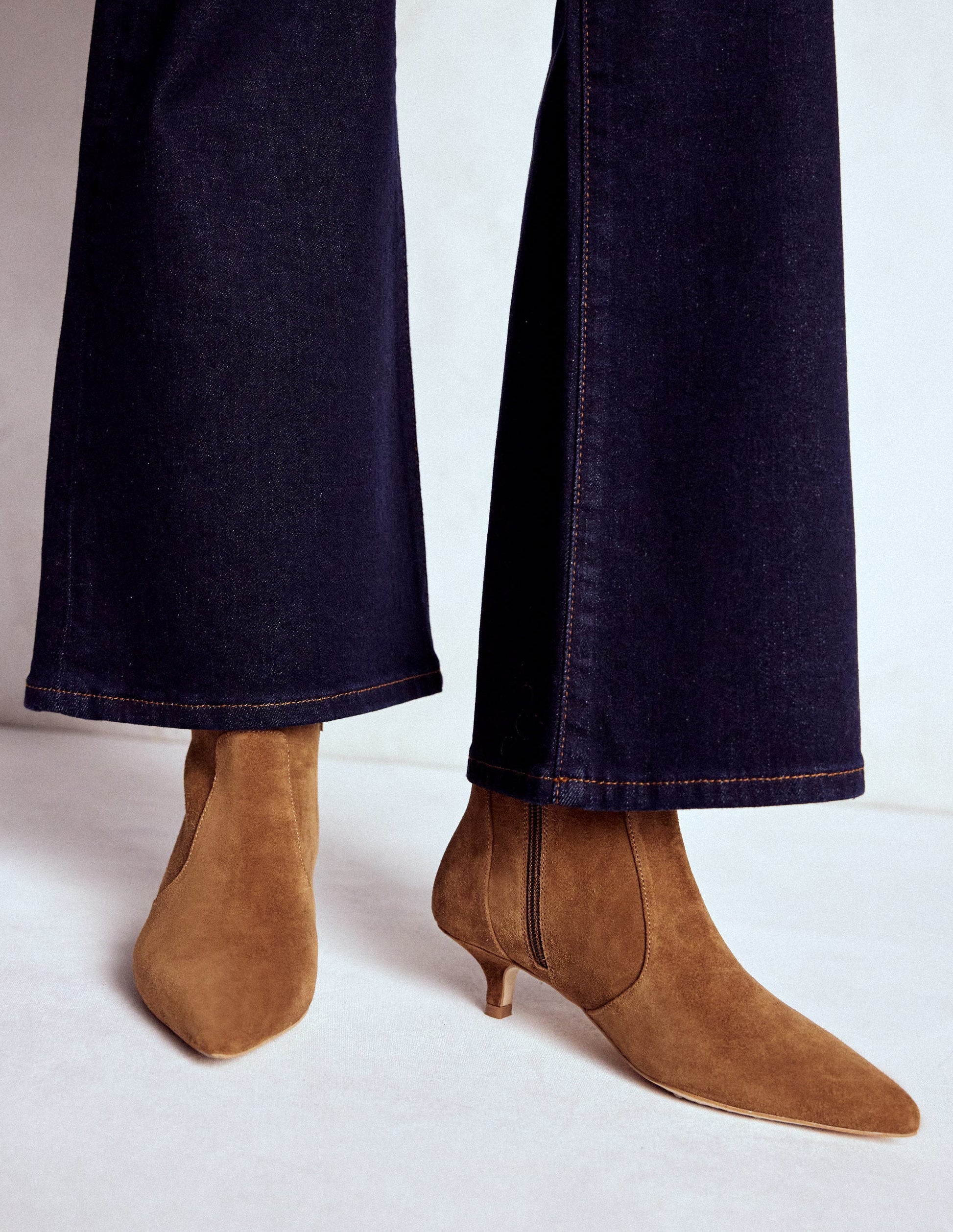 Stiefeletten mit Kitten-Absatz-Schokoladenbraun-2