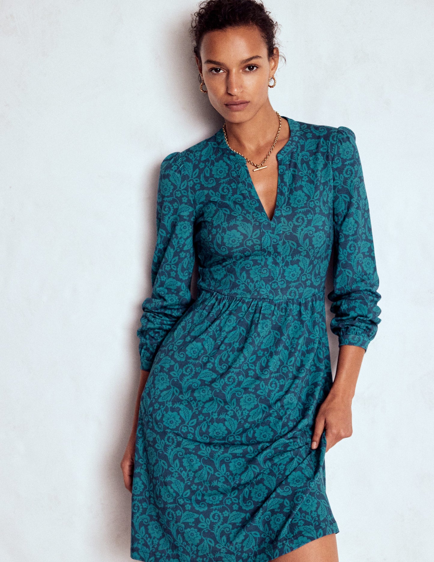 Naomi Lockeres Jerseykleid-Mitternachtsblau, Blumenornament