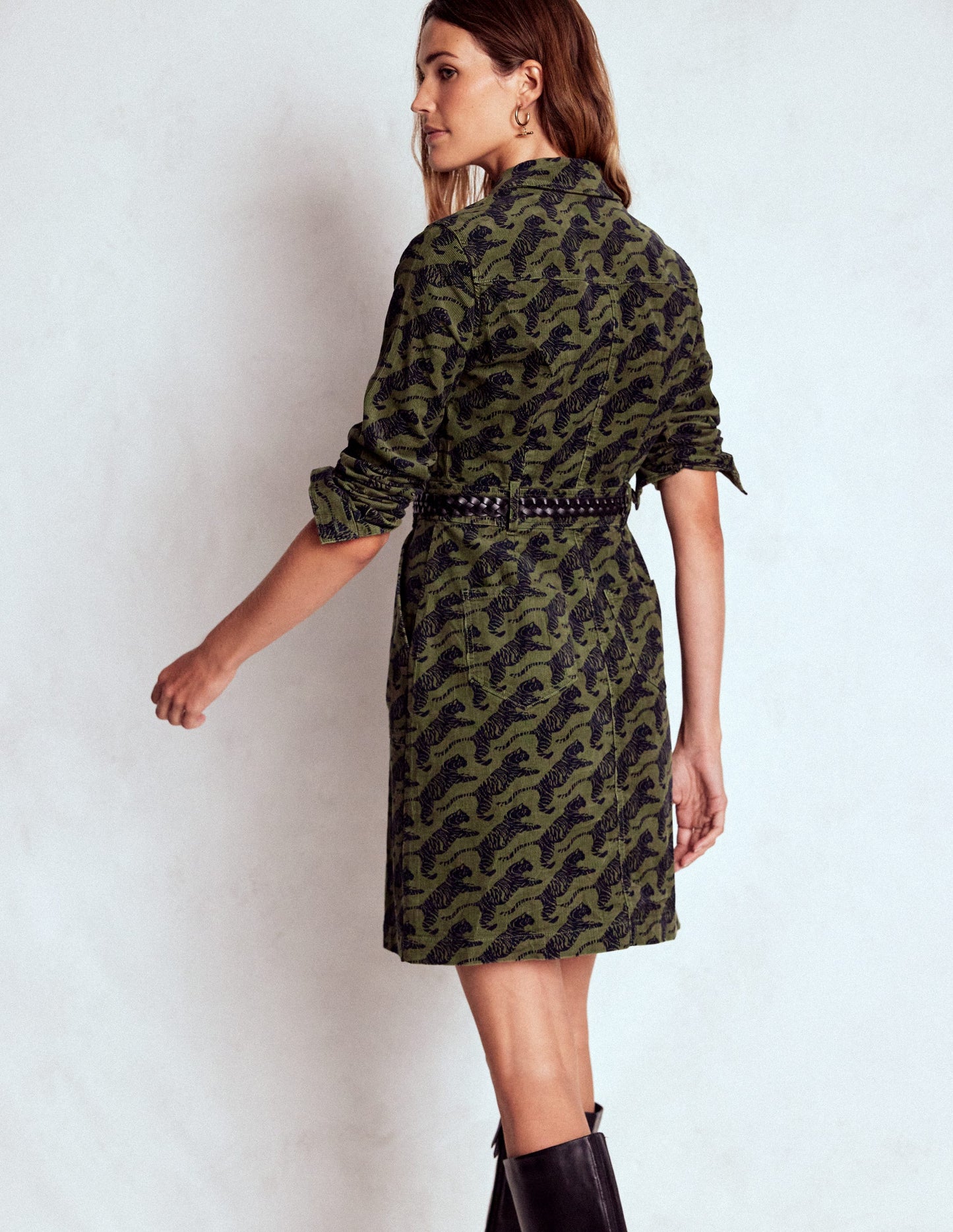 Amanda Kurzes Cordkleid-Waldgrün, Springender Tiger