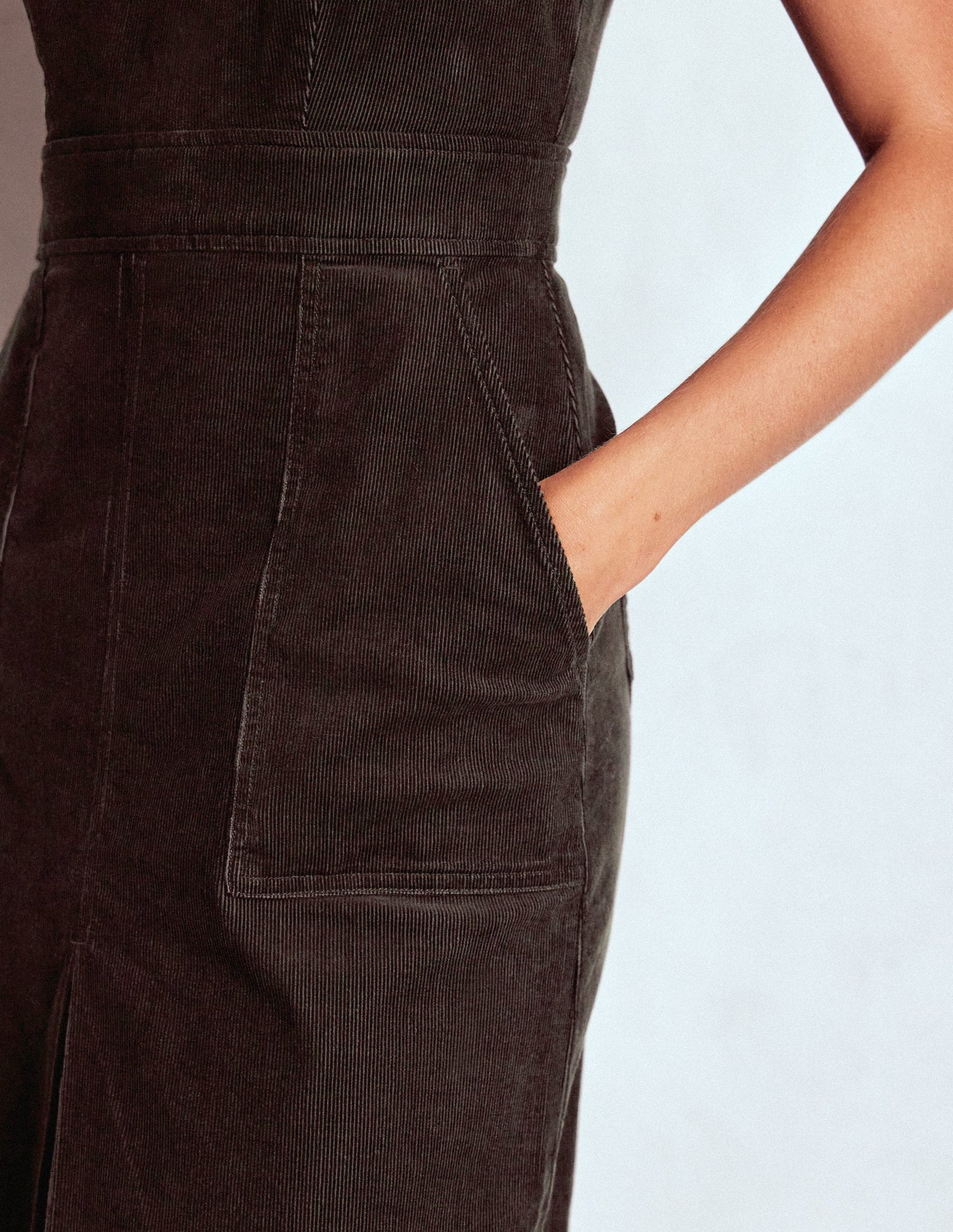 Ula Cord-Midikleid mit Kellerfalte-Espresso