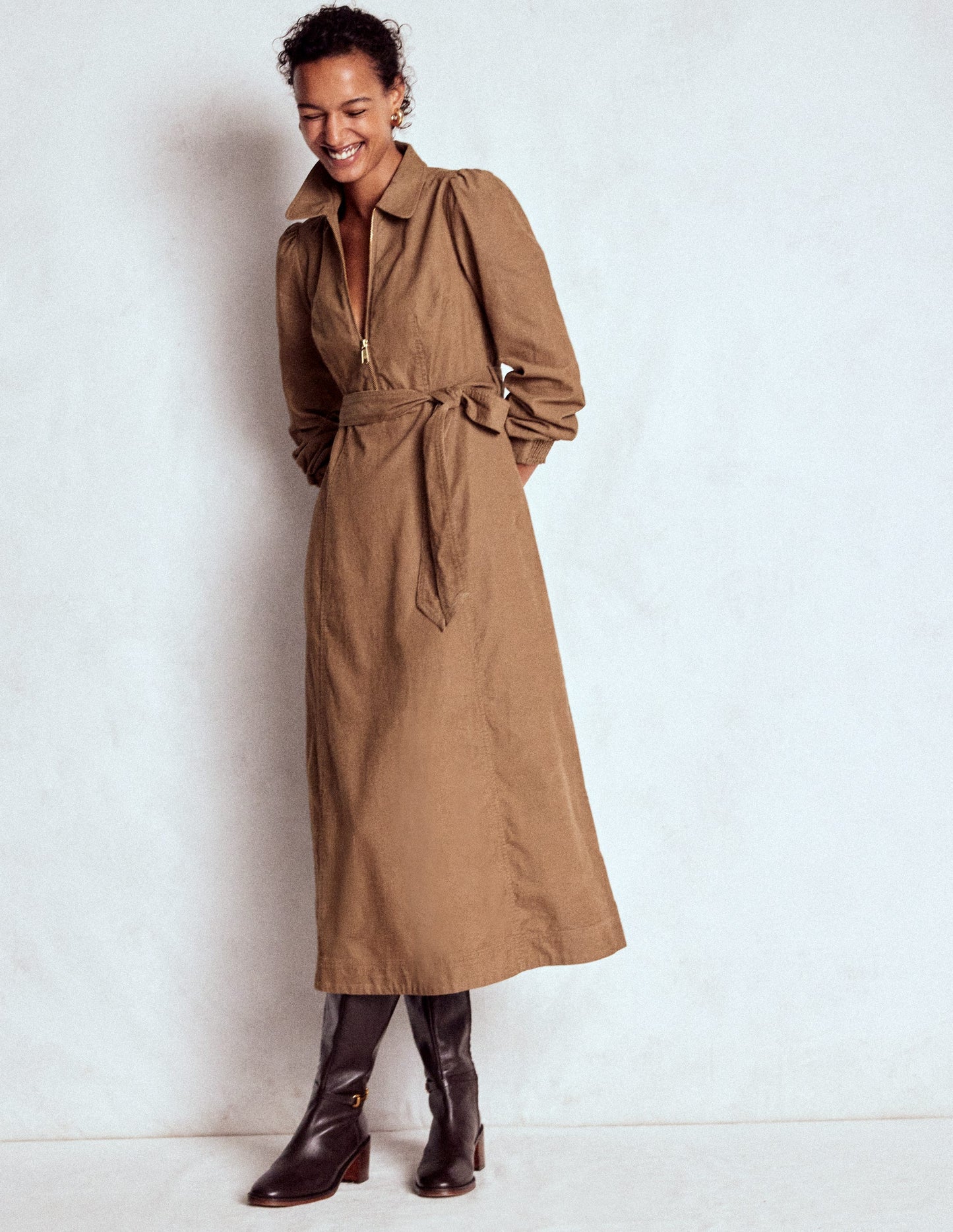 Adelaide Cord-Midikleid mit Reißverschluss-Milchkaffee