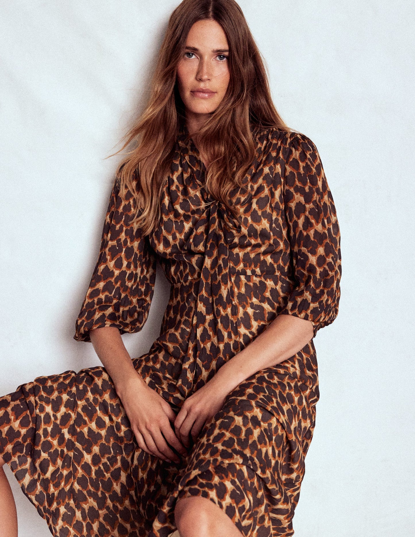 Robe Brooke style 40s avec liens à l'encolure-Sable, pois léopard abstraits