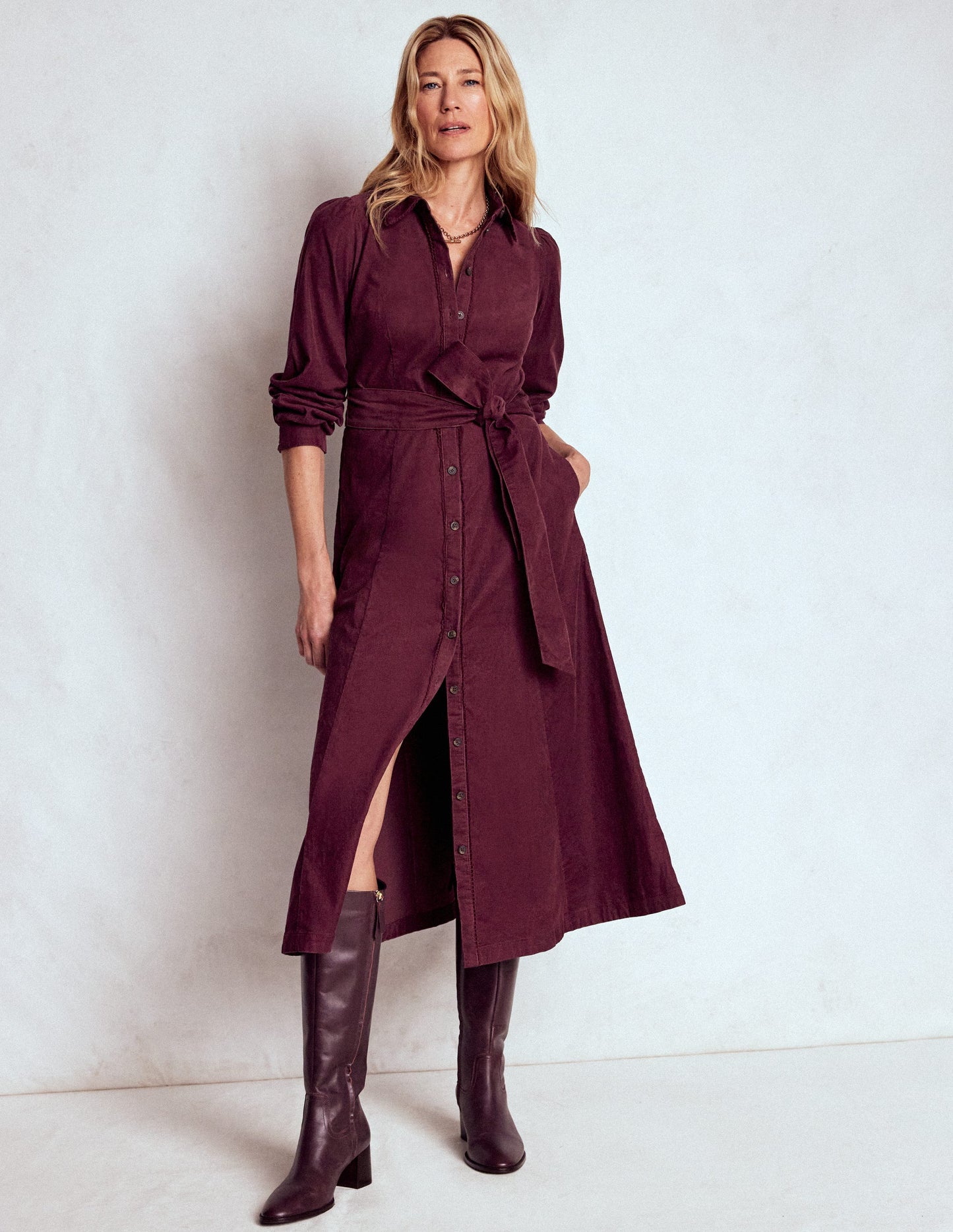 Clara Midikleid aus Cord-Dunkle Kirsche