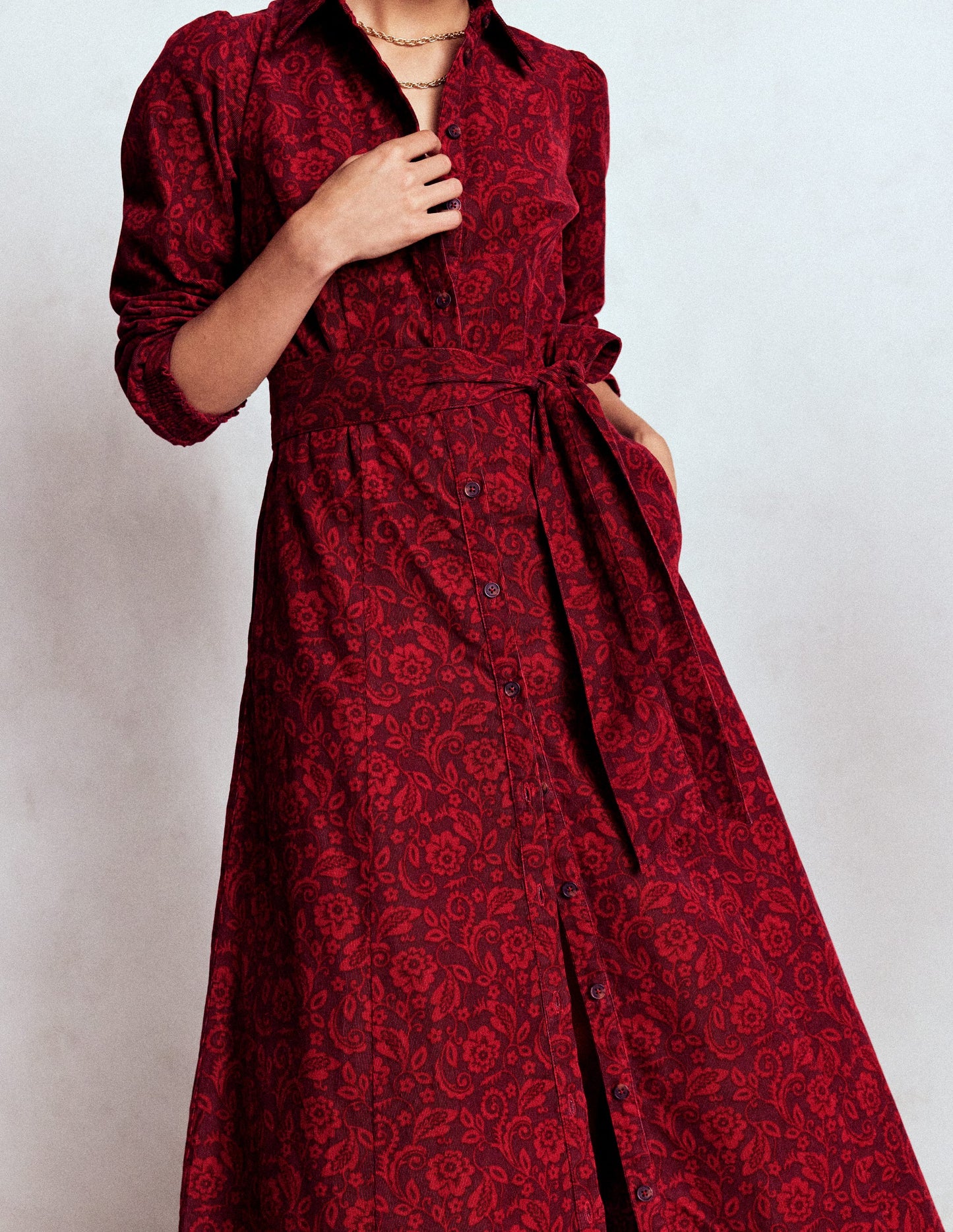 Clara Midikleid aus Cord-Rotes Lakritz, Blumenornament