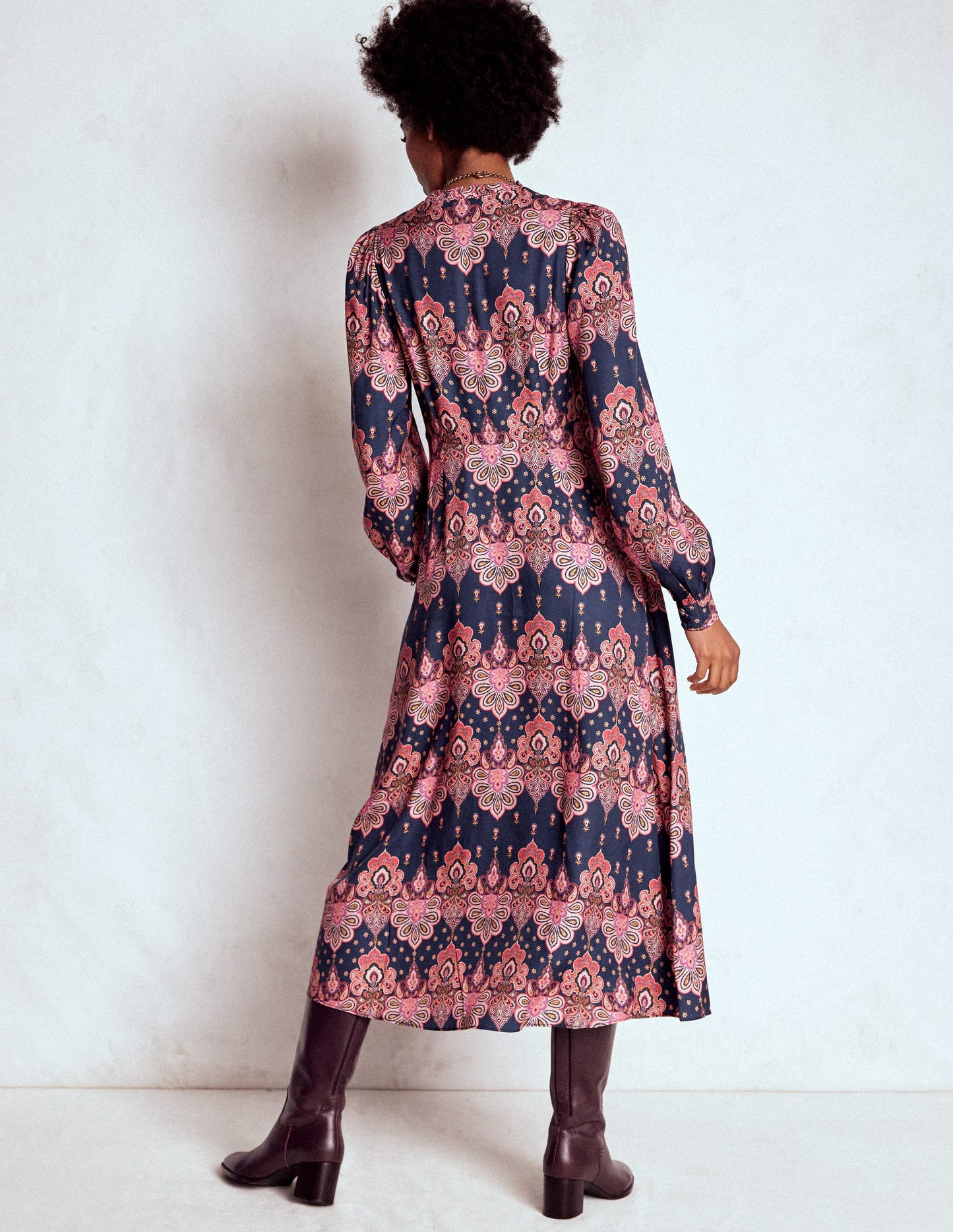 Robe Cassie style 40s à smocks-Bleu marine, motif cachemire ornementé