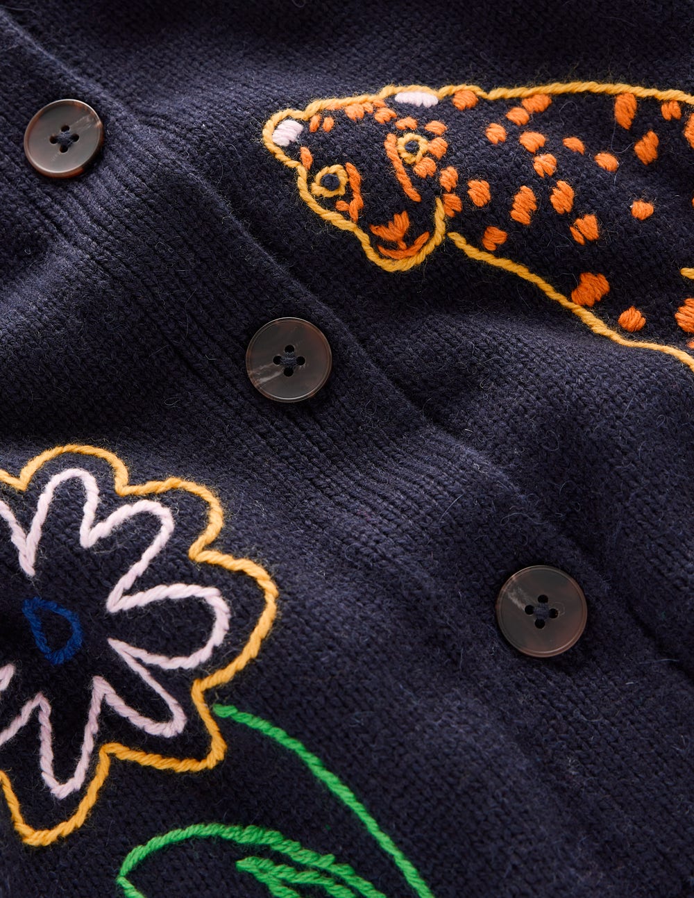 Natalie Strickjacke mit Stickerei-Navy, Stickerei