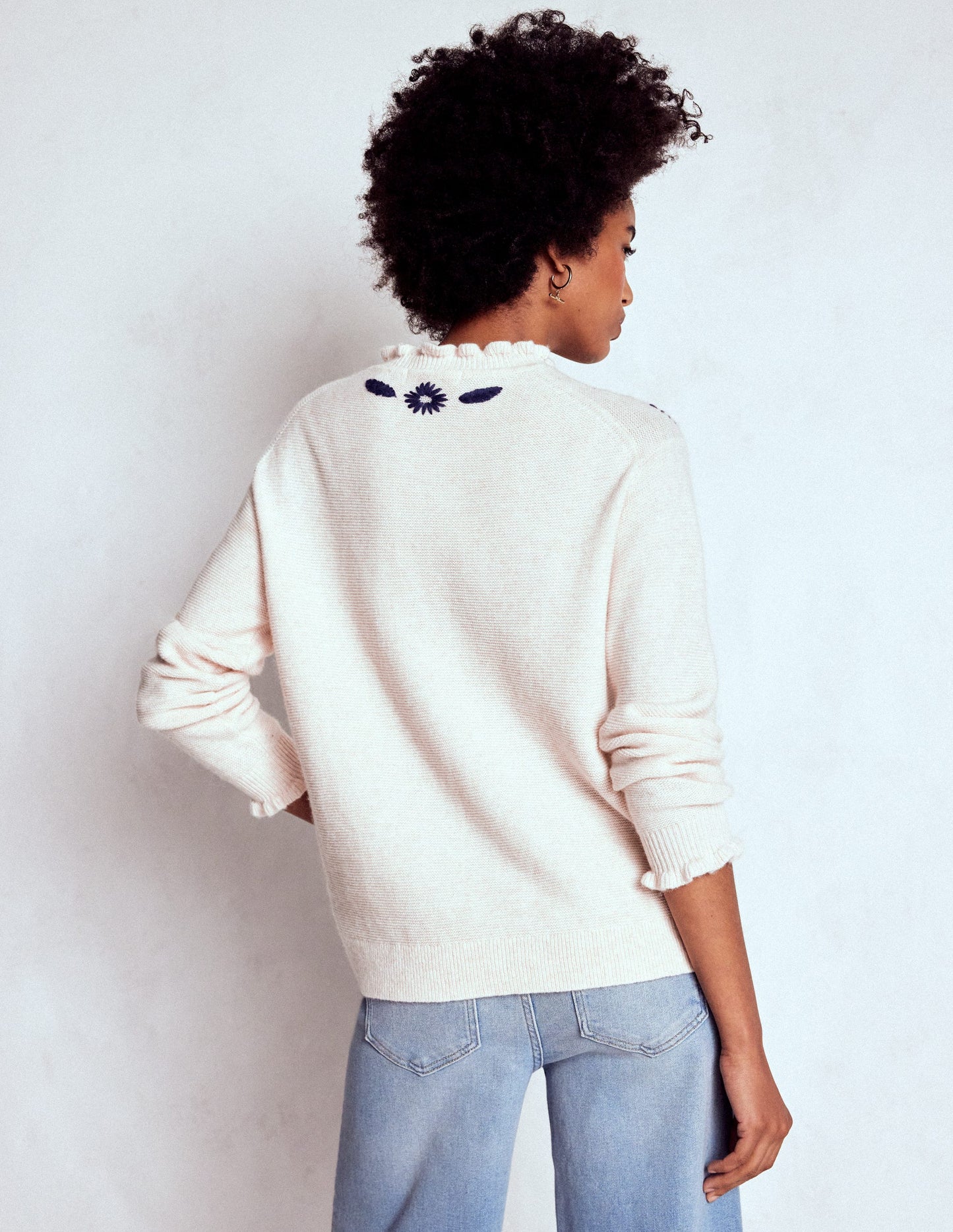 Bestickter Rüschenpullover-Warmes Naturweiß