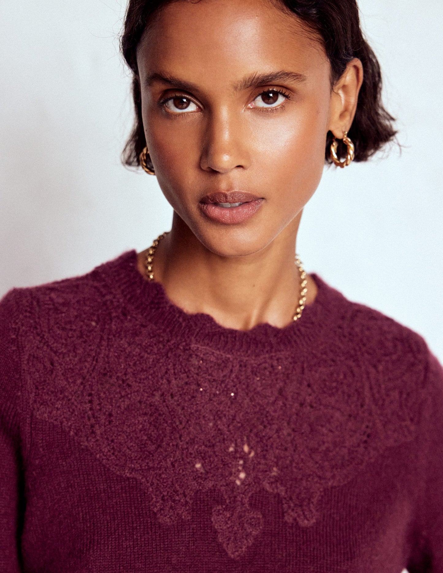 Flauschiger Pullover mit Stickerei-Dunkelviolett