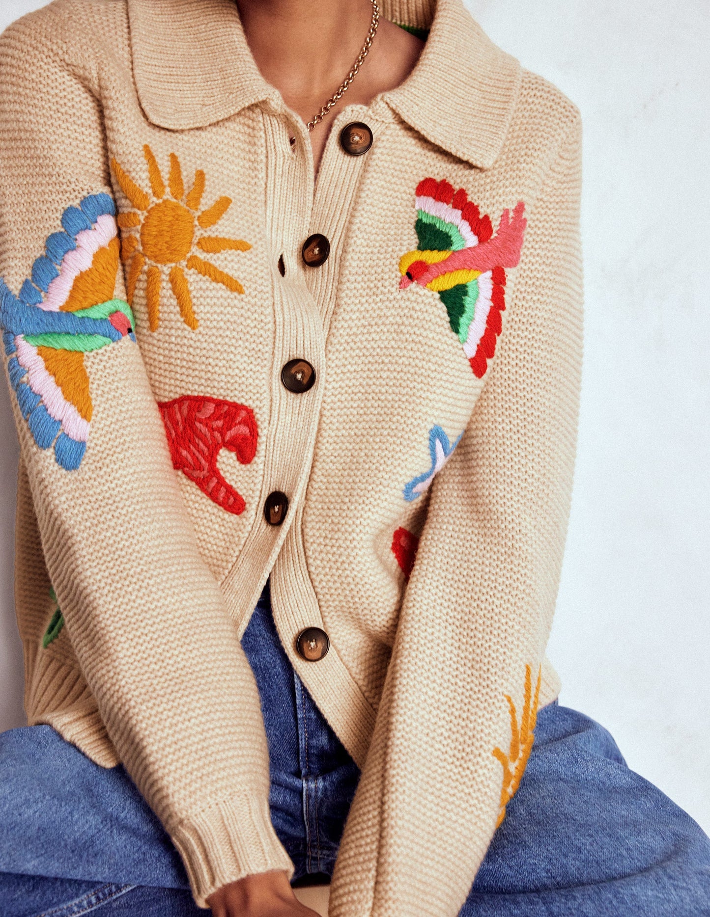 Strickjacke mit Motiv und Kragen-Anenome