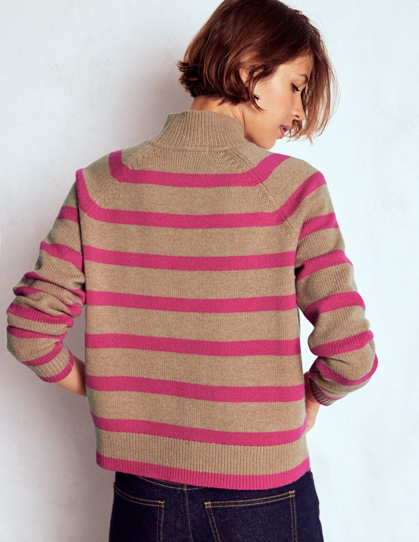 Marion Hochgeschlossener Merino-Pullover-Kamel, Brilliantpink Streifen