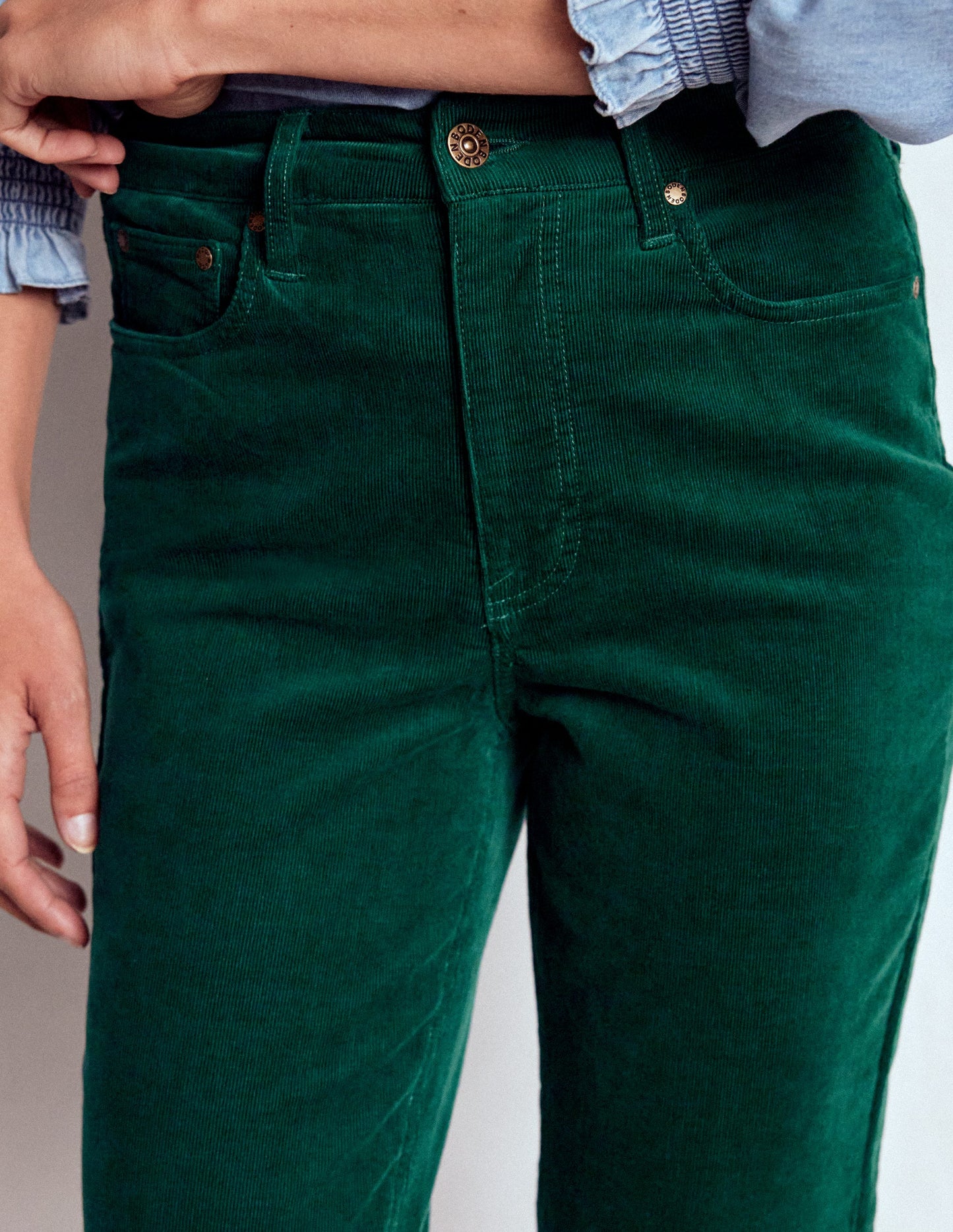 Schmale Cord-Jeans mit hohem Bund-Dunkles Smaragdgrün