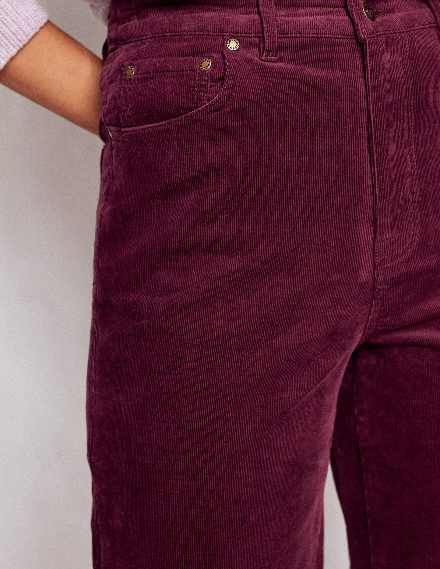 Cord-Jeans mit geradem, weitem Bein im Five-Pocket-Design-Burgunderrot