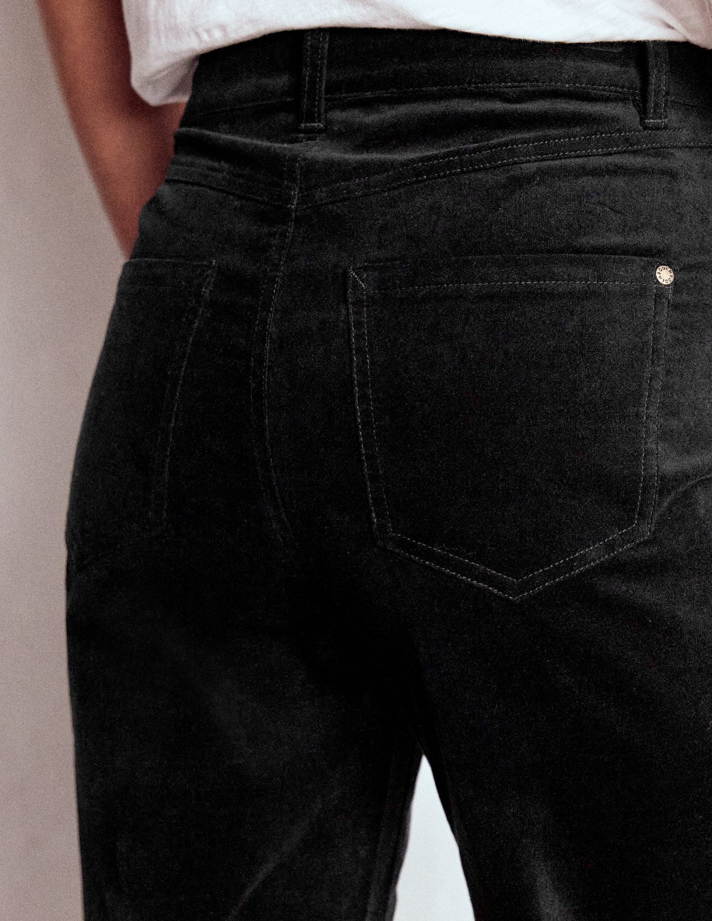 Jeans aus Veloursamt mit geradem Bein-Schwarz