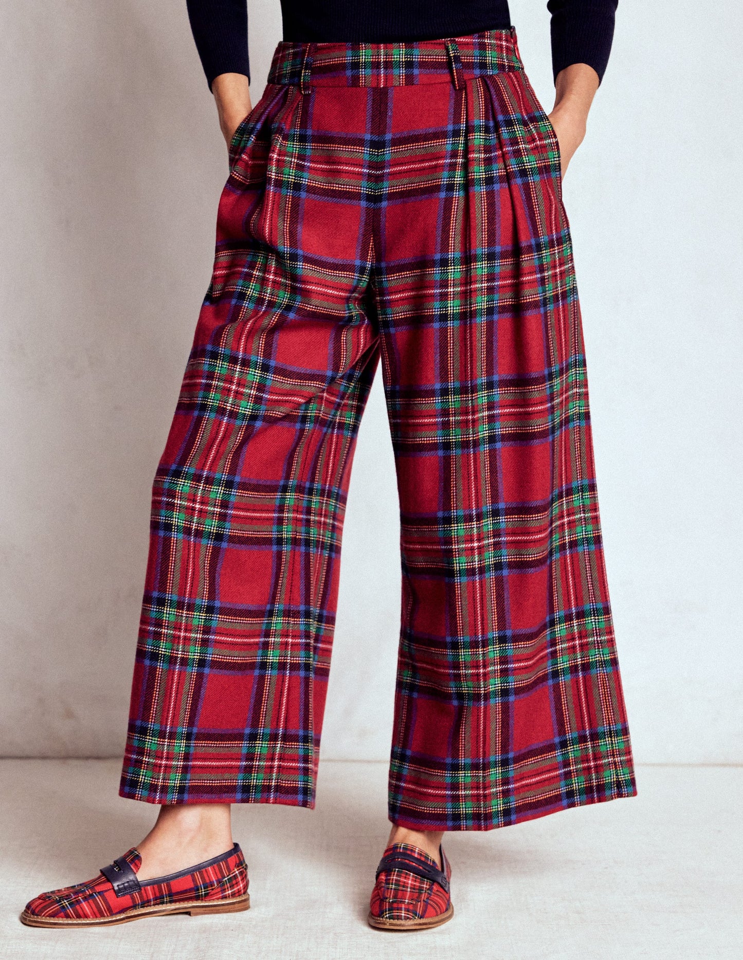 Jupe-culotte plissée en laine-Carreaux rouges, bleus et verts