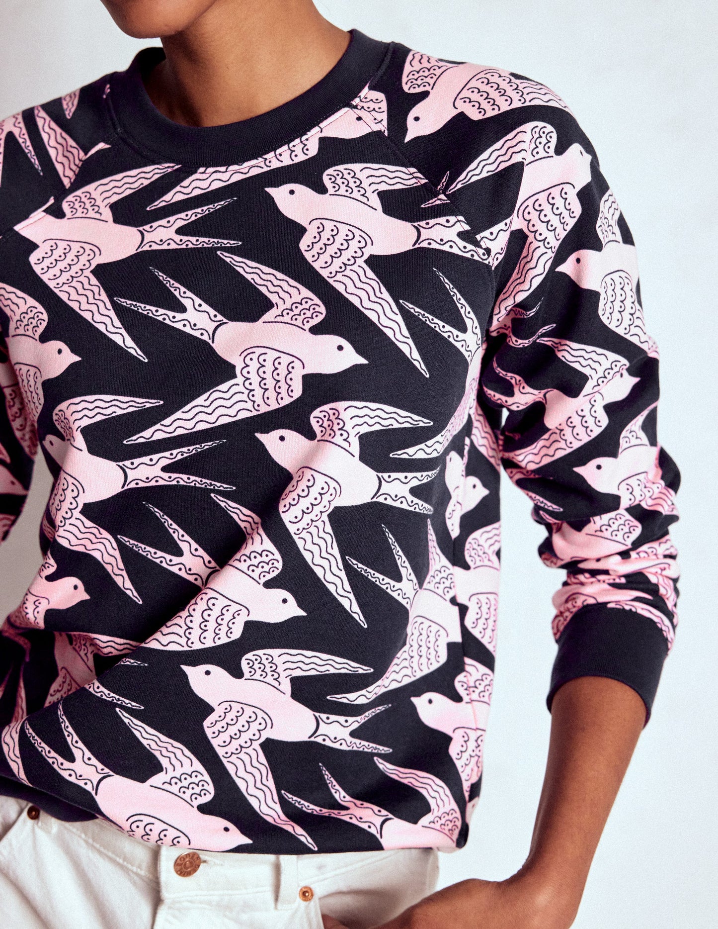 Rosa Bedrucktes Sweatshirt-Marineblau, Rosafarbene Schwalben