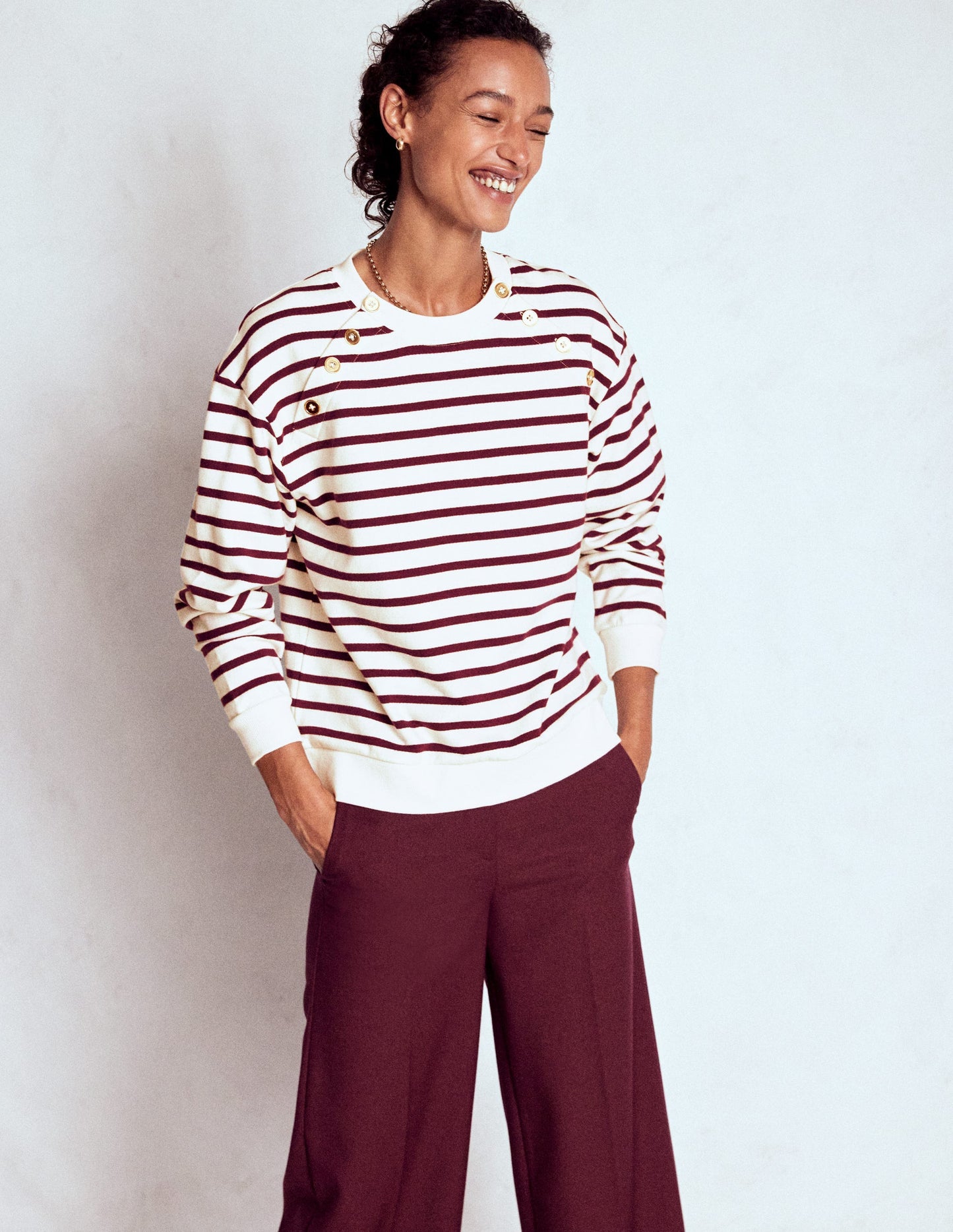 Sweatshirt mit Knopfdetail-Dunkler Blauregen, Naturweiß