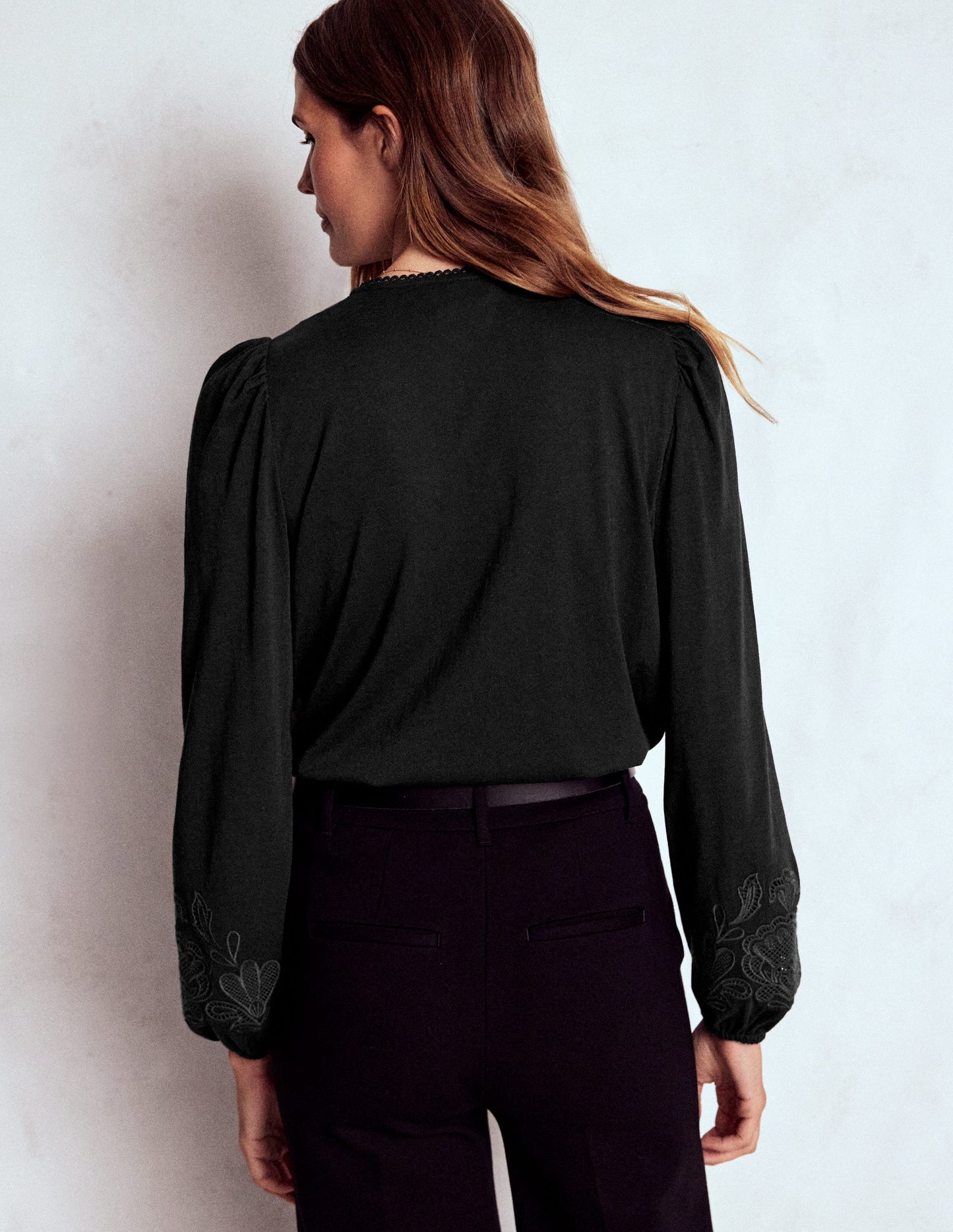 Jerseyoberteil mit Cutwork-Detail-Schwarz