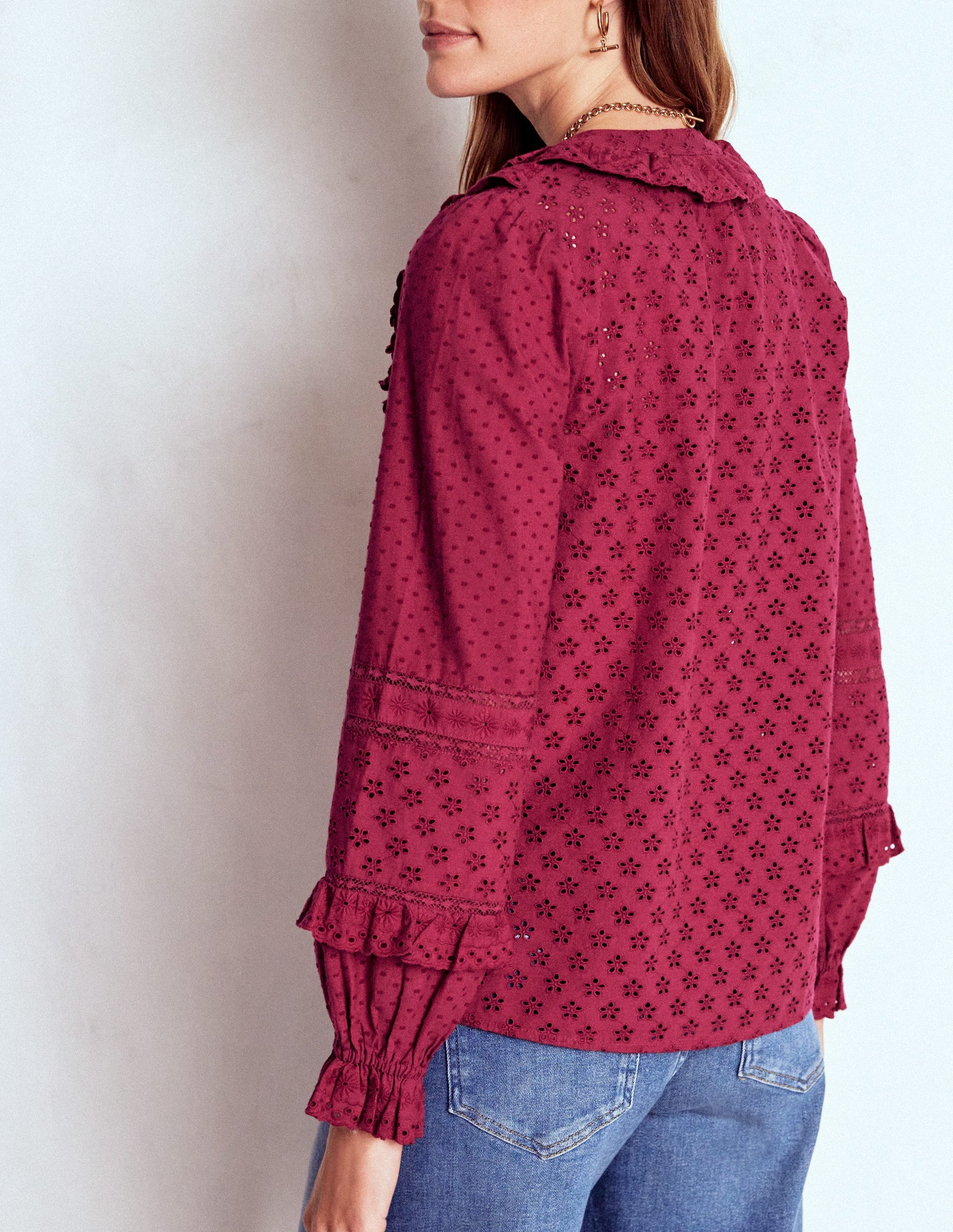 Oberteil mit Lochstickerei und Rüschen-Rubinrot-4